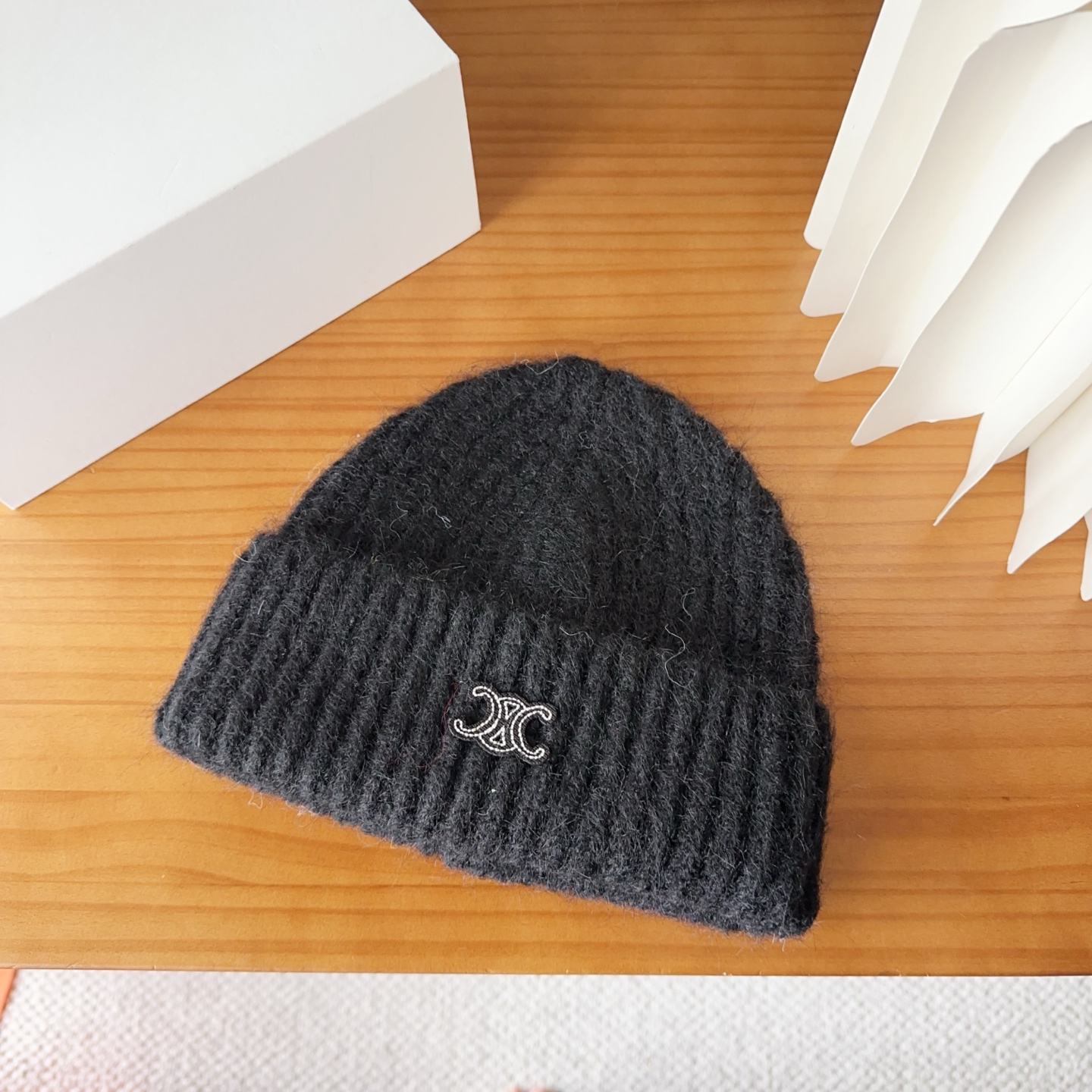 P62

Celine 思琳 2025秋冬新款毛线帽，男女款针织帽，