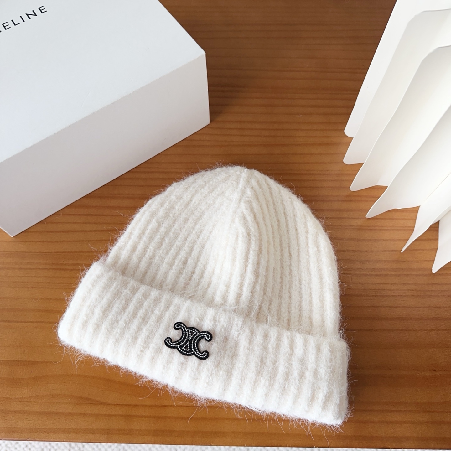 P62

Celine 思琳 2025秋冬新款毛线帽，男女款针织帽，