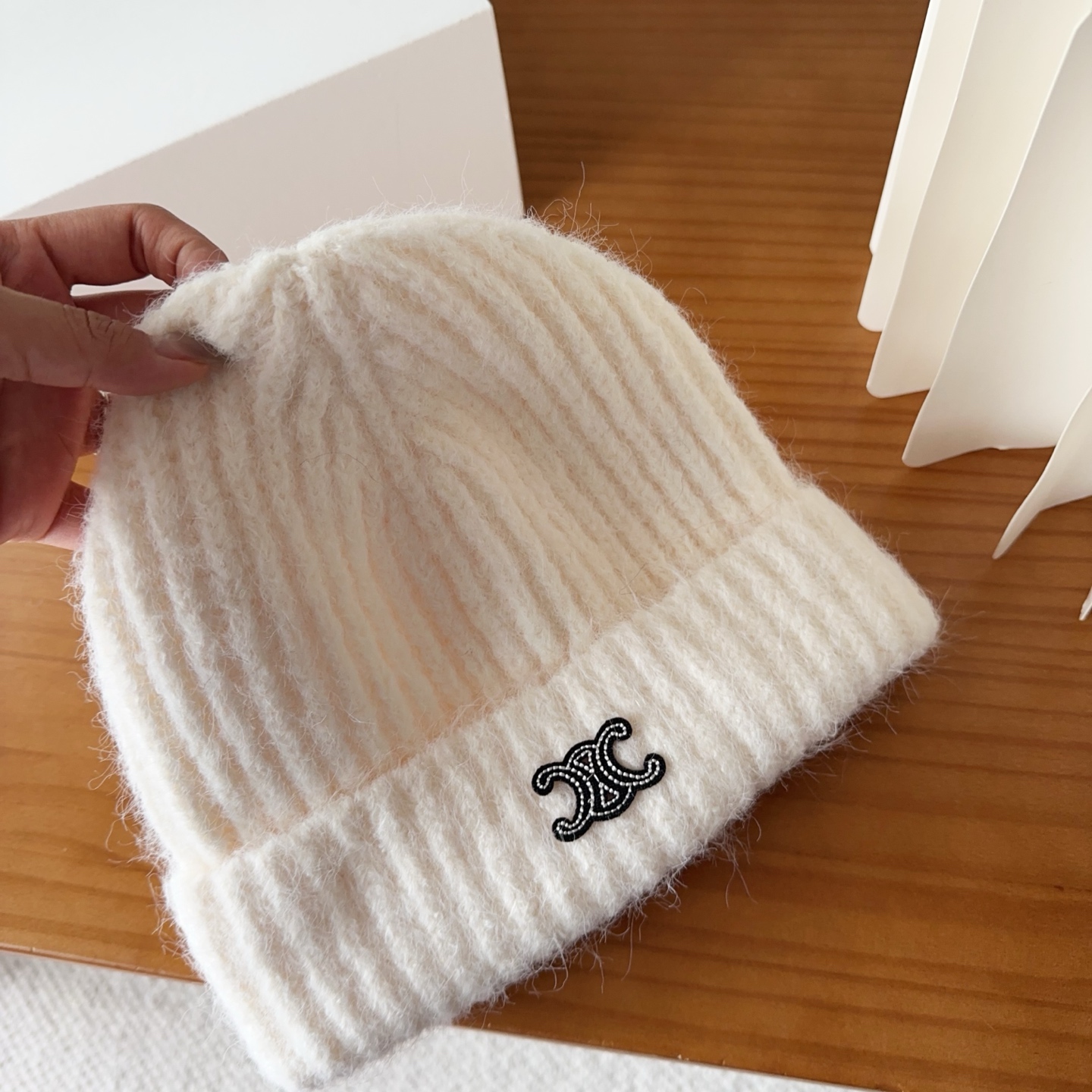 P62

Celine 思琳 2025秋冬新款毛线帽，男女款针织帽，