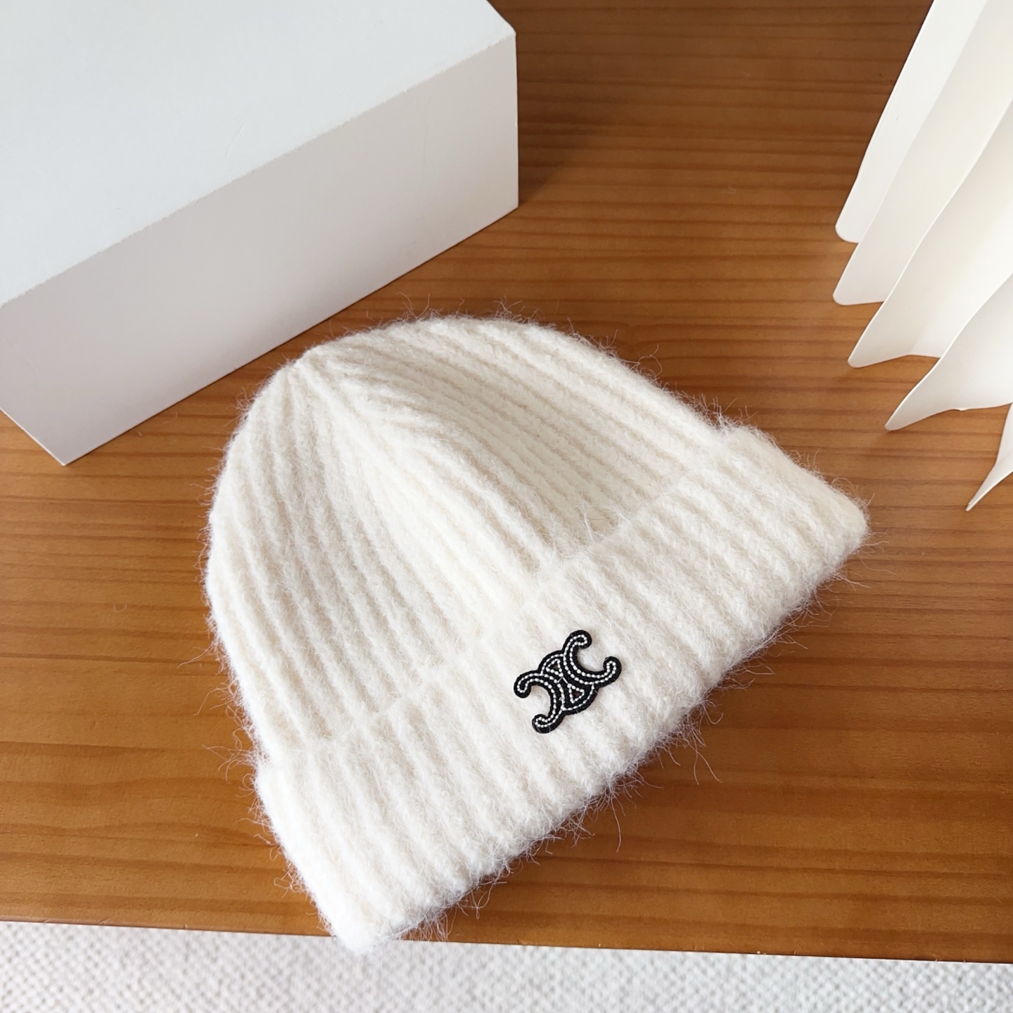 P62

Celine 思琳 2025秋冬新款毛线帽，男女款针织帽，