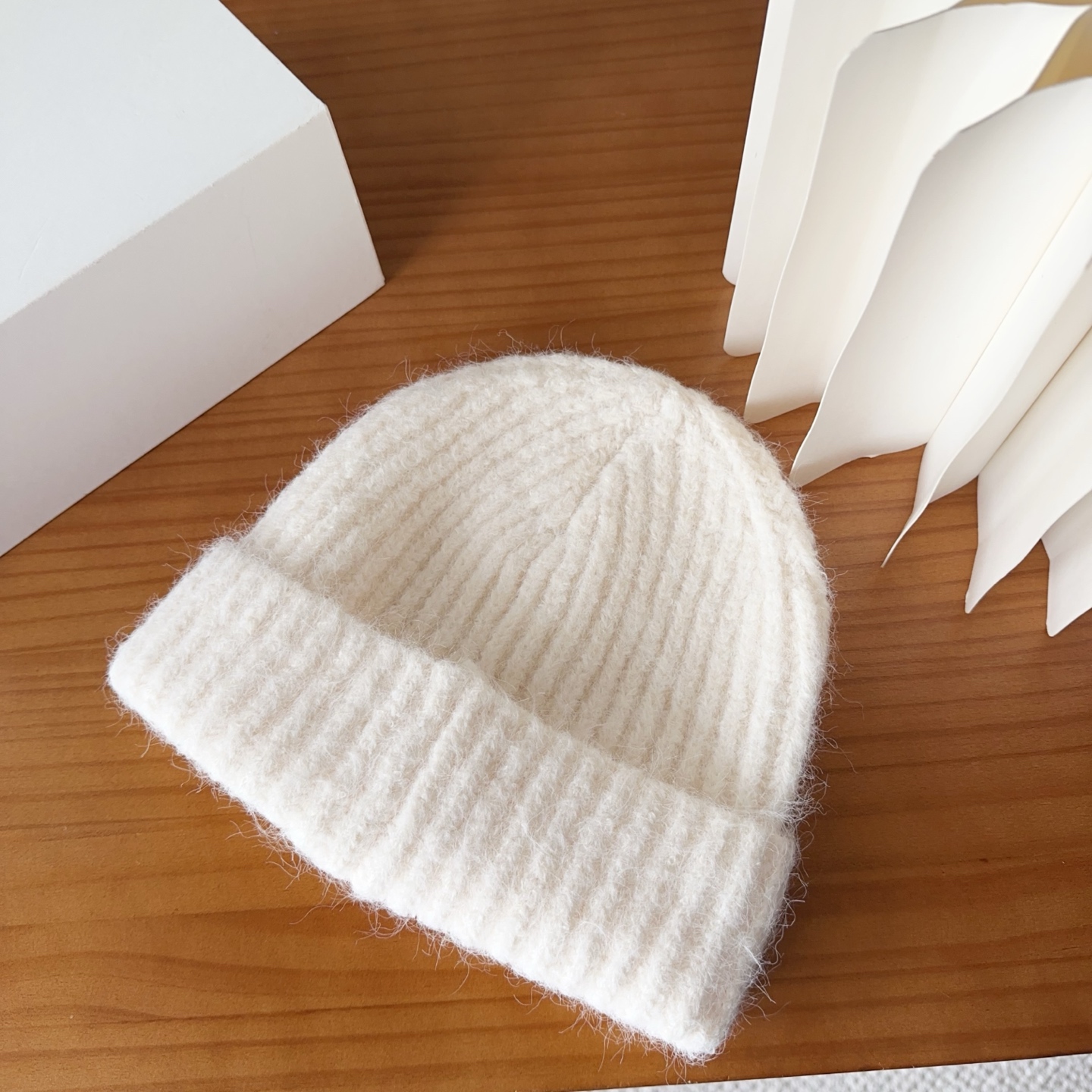 P62

Celine 思琳 2025秋冬新款毛线帽，男女款针织帽，