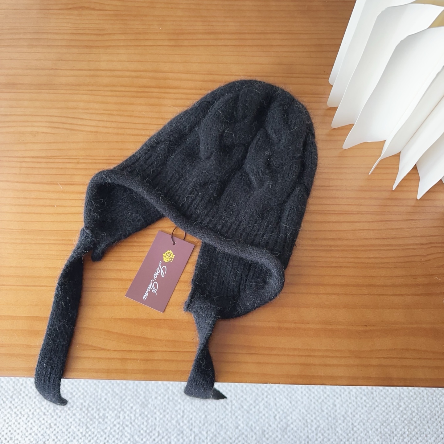 LP秋冬款翻边羊毛针织毛线帽这款必定是极简主义的最爱干净，利索，时尚百搭，绝对不挑脸型！属于时尚经典的万