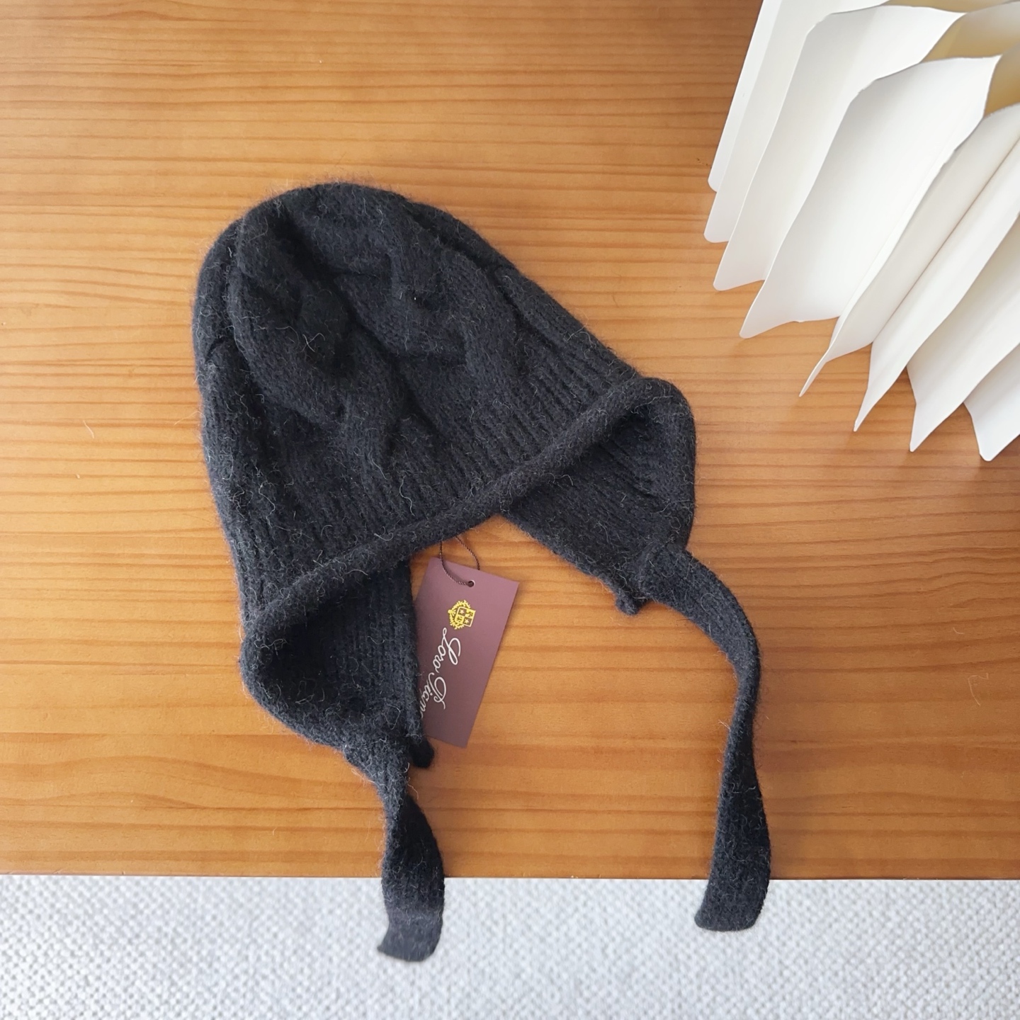 LP秋冬款翻边羊毛针织毛线帽这款必定是极简主义的最爱干净，利索，时尚百搭，绝对不挑脸型！属于时尚经典的万