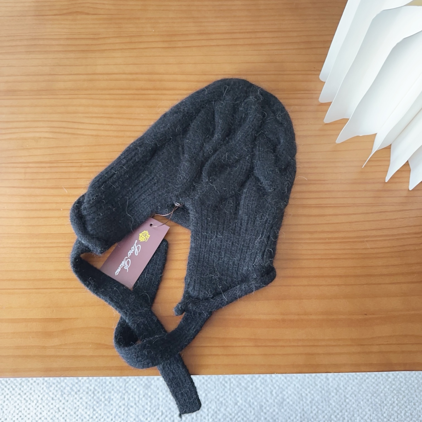 LP秋冬款翻边羊毛针织毛线帽这款必定是极简主义的最爱干净，利索，时尚百搭，绝对不挑脸型！属于时尚经典的万