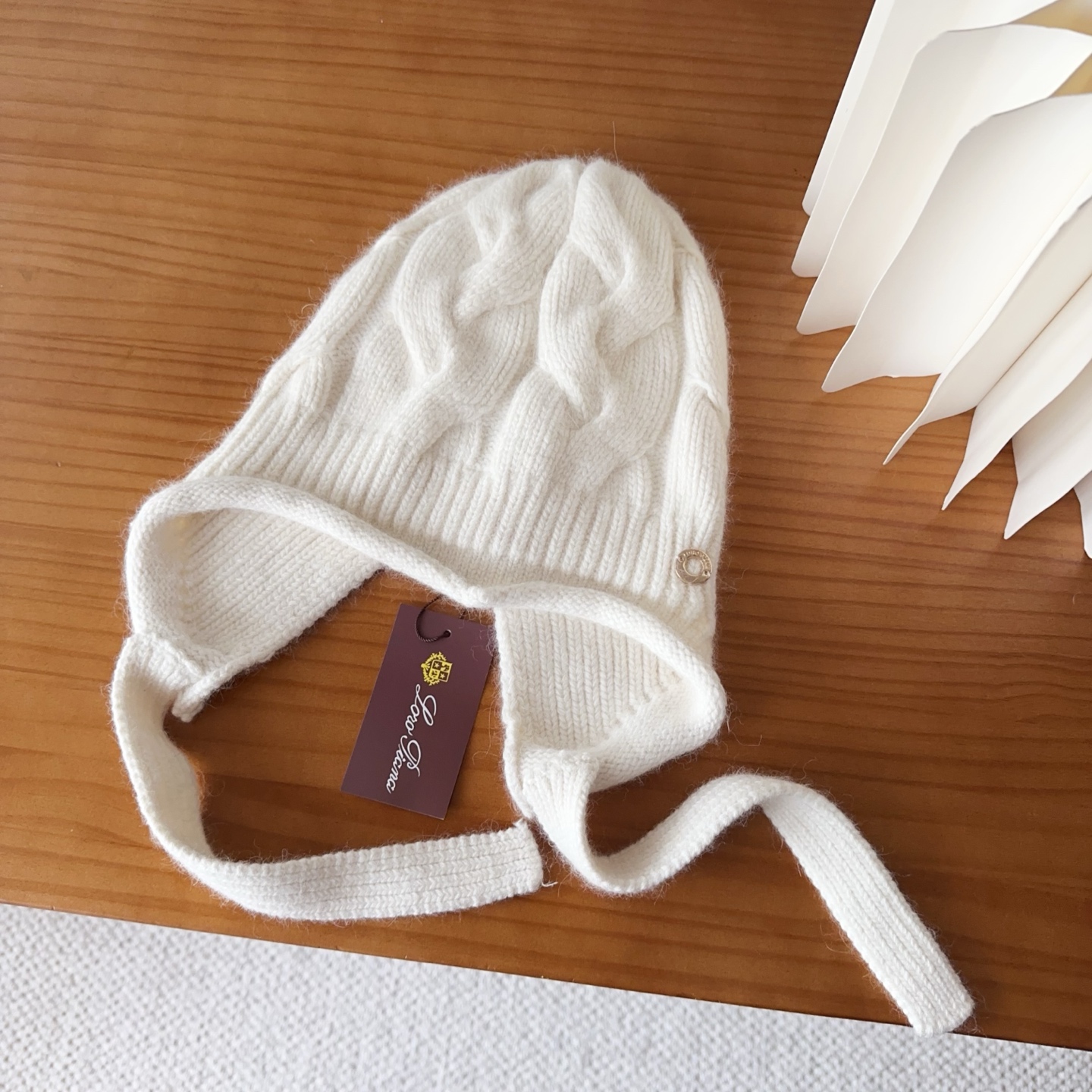 LP秋冬款翻边羊毛针织毛线帽这款必定是极简主义的最爱干净，利索，时尚百搭，绝对不挑脸型！属于时尚经典的万