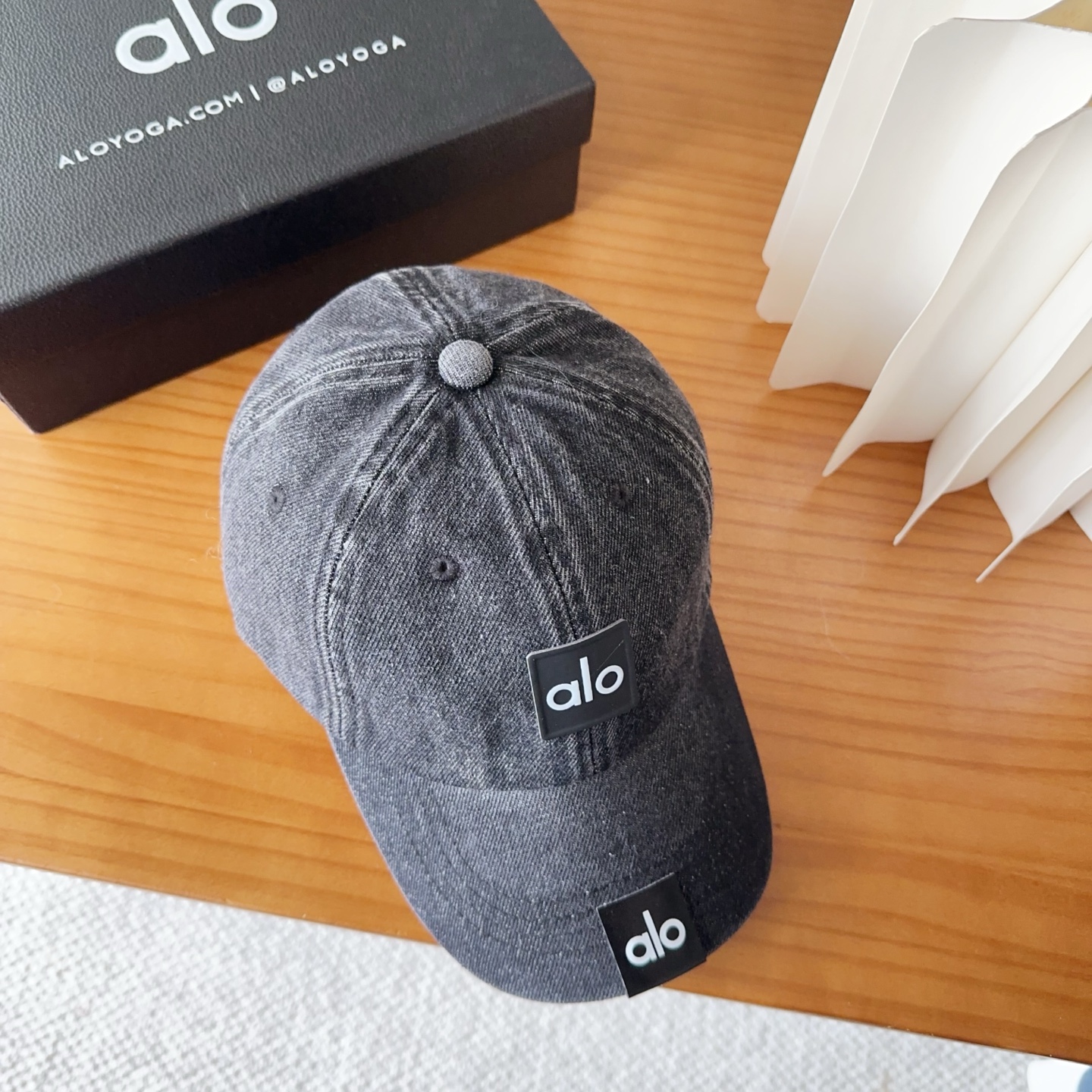 爆款。Alo秋季新款棒球帽定制面料，简约时尚更透气，超火爆现货秒发