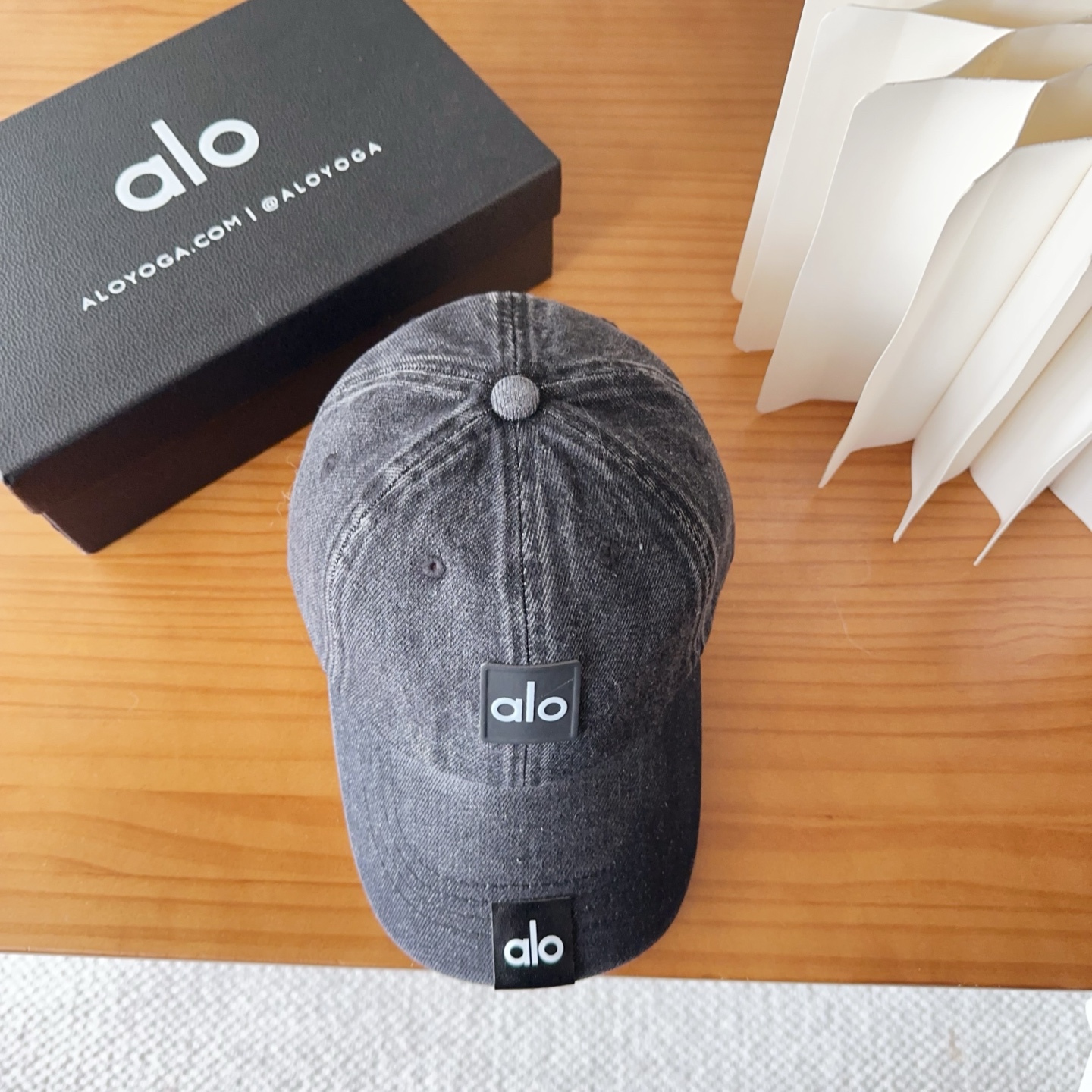 爆款。Alo秋季新款棒球帽定制面料，简约时尚更透气，超火爆现货秒发
