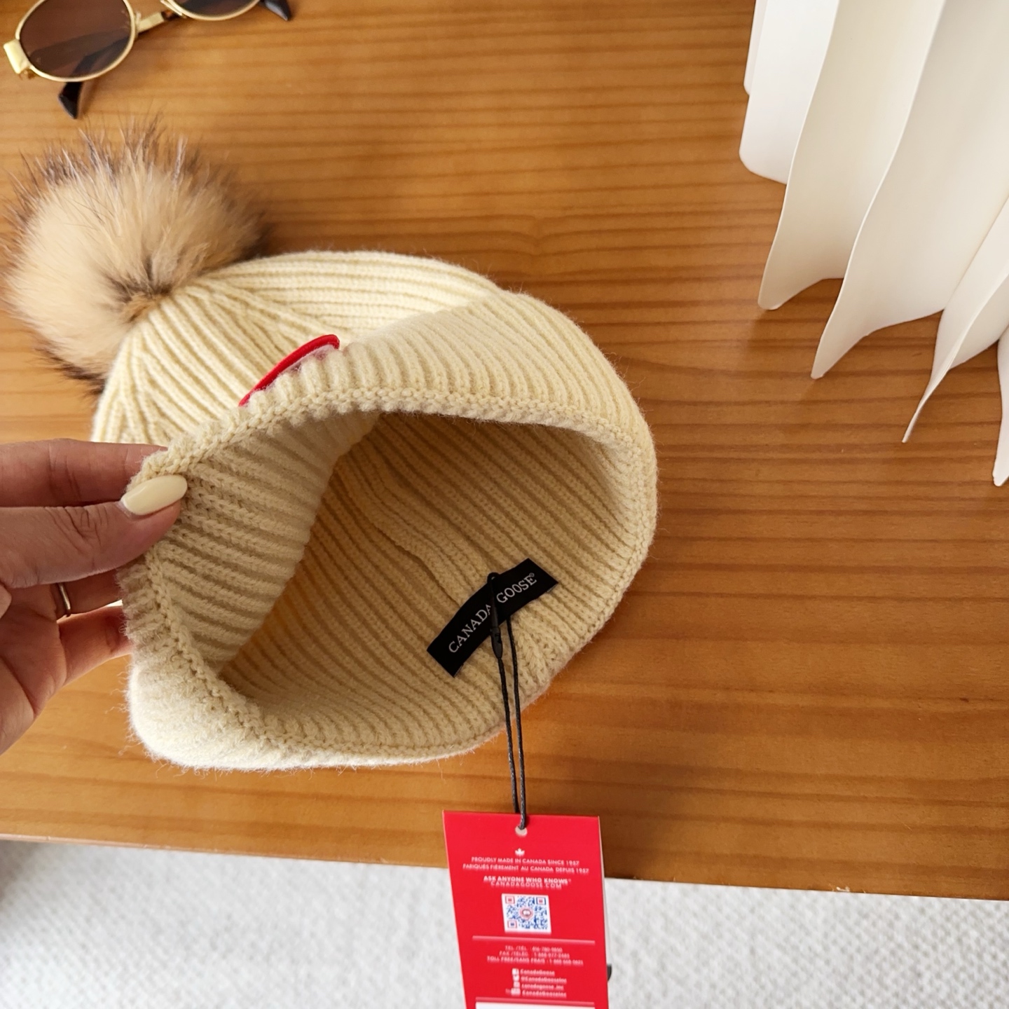CANADA GOOSE加拿大鹅冬季保暖羊绒冷帽兔羊毛材质，手感厚实，不易变形时尚百搭情侣帽，进口刺绣标