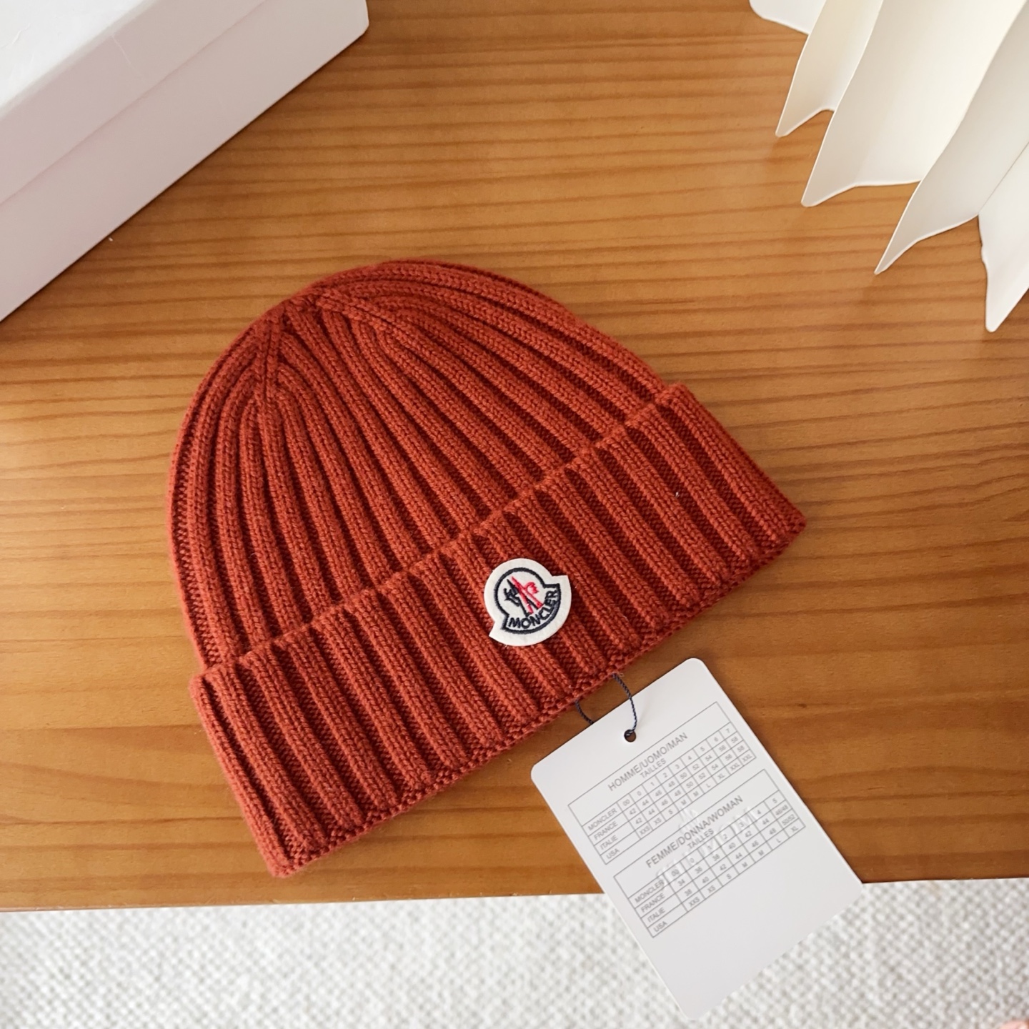 Moncler蒙口25秋冬女士羊毛编织保暖针织帽羊绒软糯般质感，正品级享受！超大狐狸毛球1:1定制，原标