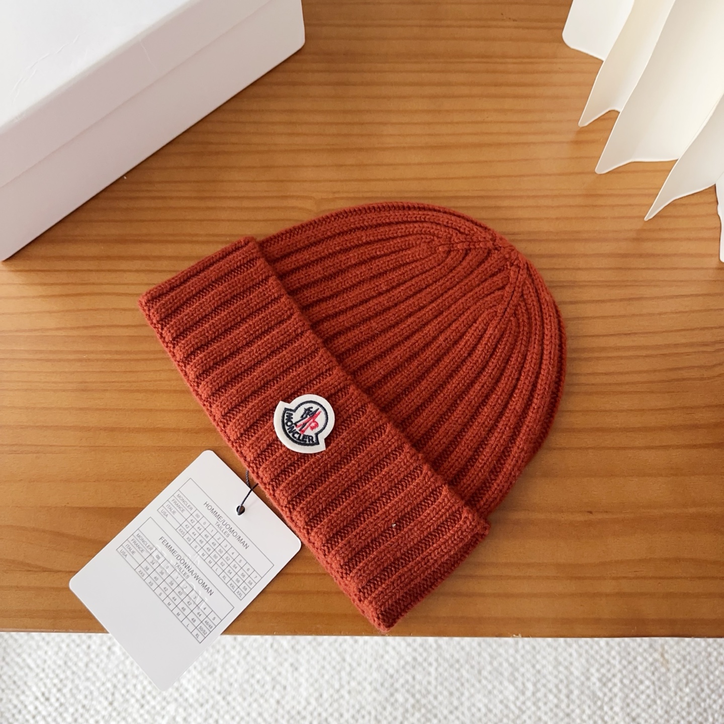 Moncler蒙口25秋冬女士羊毛编织保暖针织帽羊绒软糯般质感，正品级享受！超大狐狸毛球1:1定制，原标