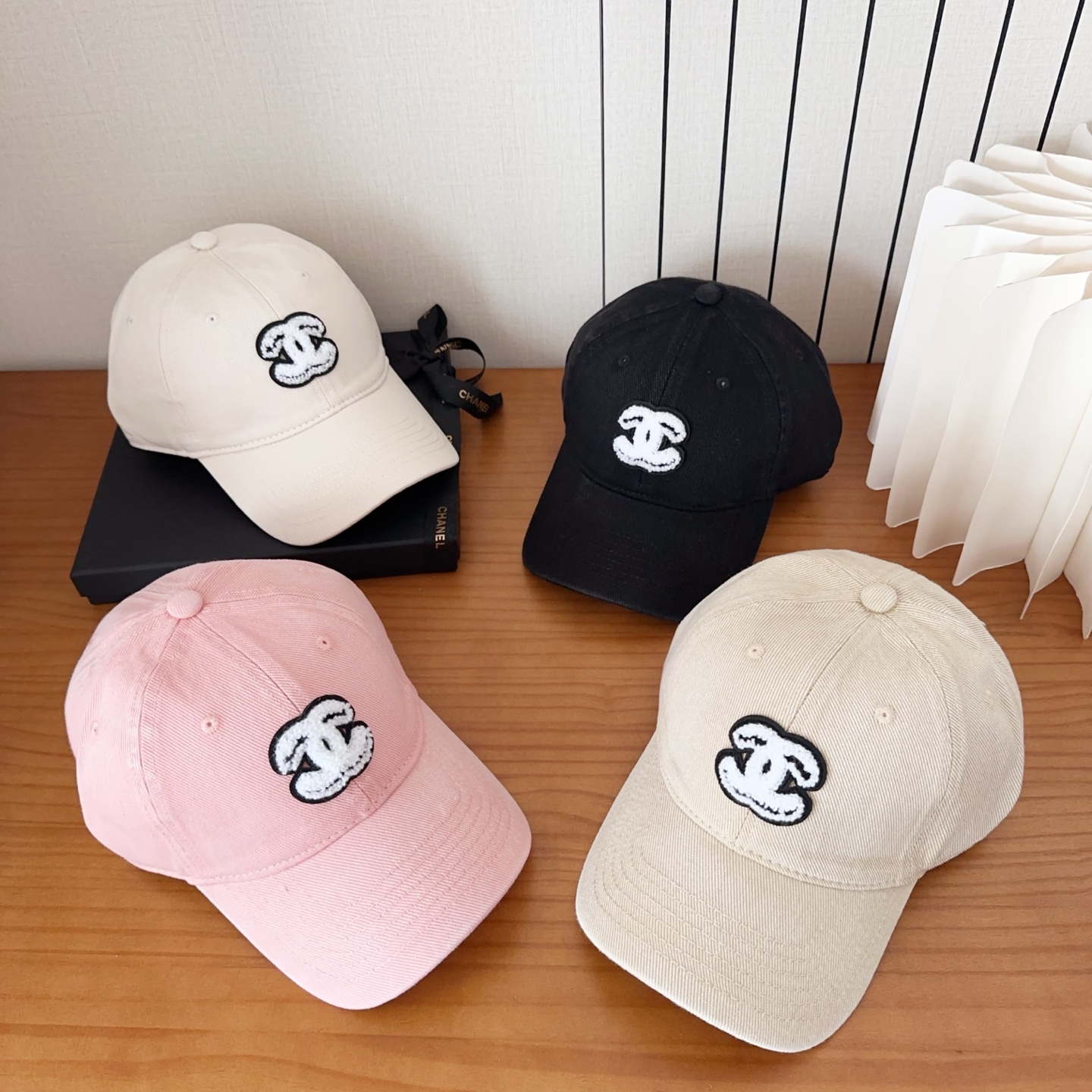 香奈儿秋冬新款经典休闲潮流款 上架简约棒球帽🧢日韩风格，随便搭配都超好看！出门旅游，绝对要入手的一款
