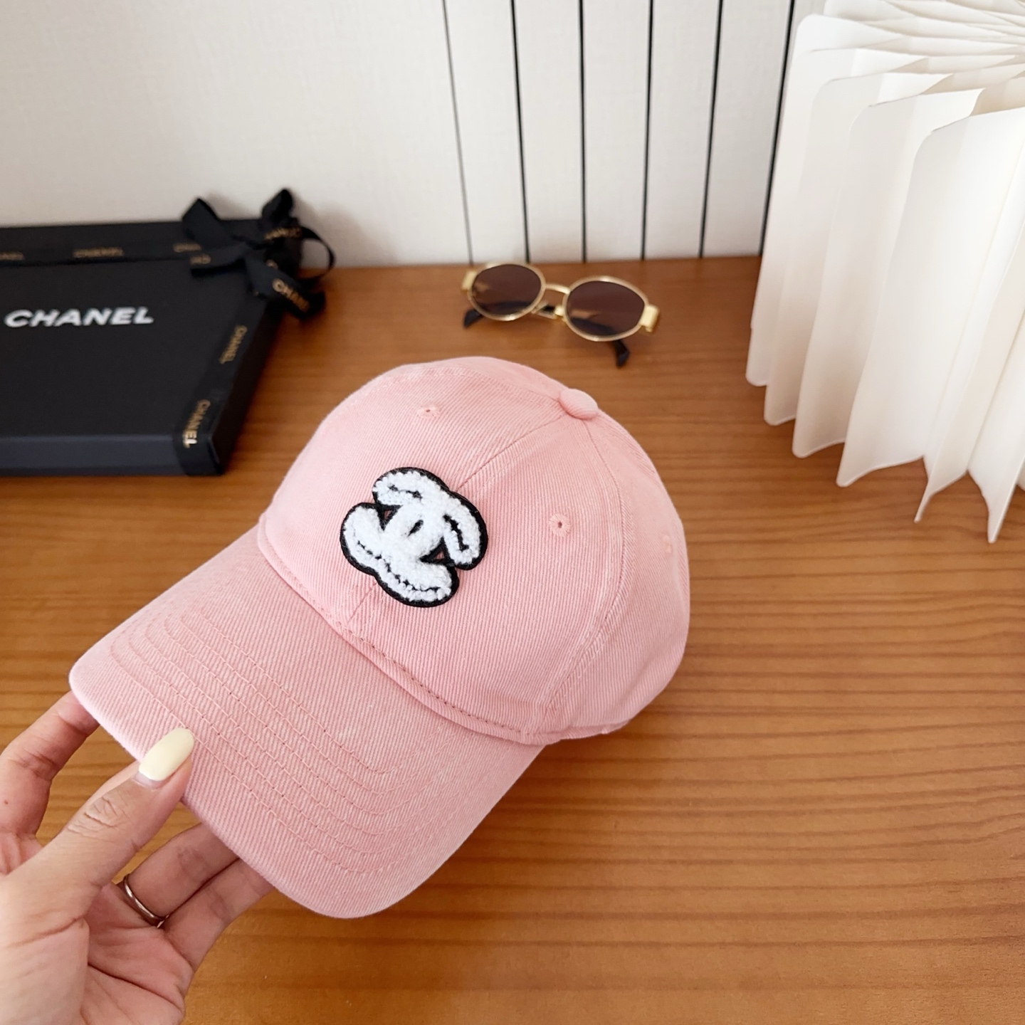 香奈儿秋冬新款经典休闲潮流款 上架简约棒球帽🧢日韩风格，随便搭配都超好看！出门旅游，绝对要入手的一款