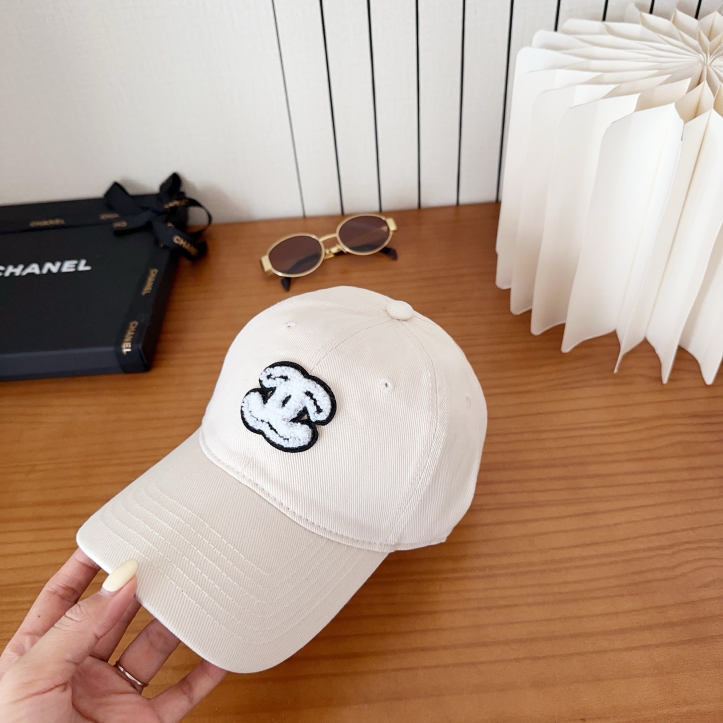 香奈儿秋冬新款经典休闲潮流款 上架简约棒球帽🧢日韩风格，随便搭配都超好看！出门旅游，绝对要入手的一款