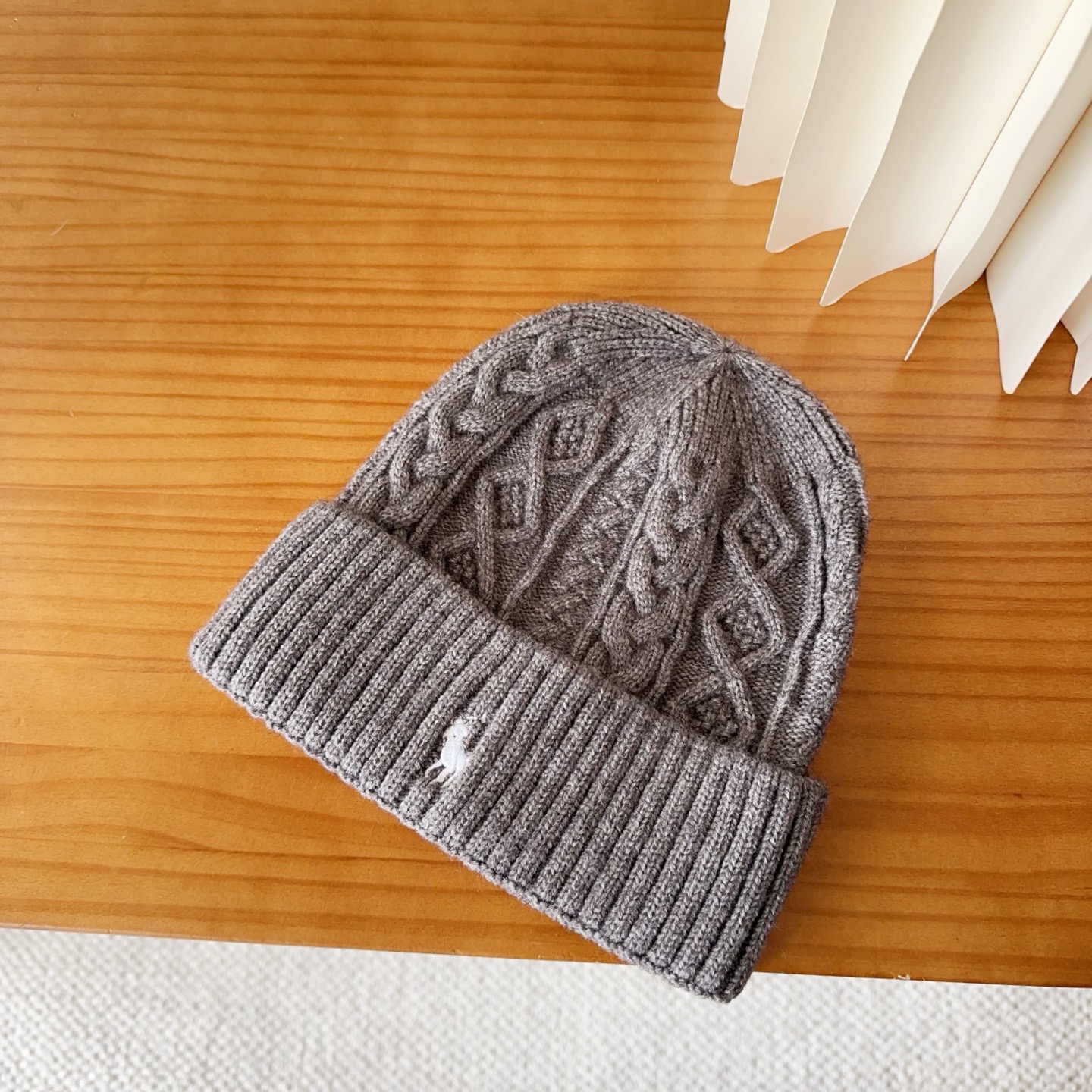 P57

POLO针织冷帽
砖柜新款！一上架便火遍小红书~
全网首发 对色对版
首批货量充足 快快入手