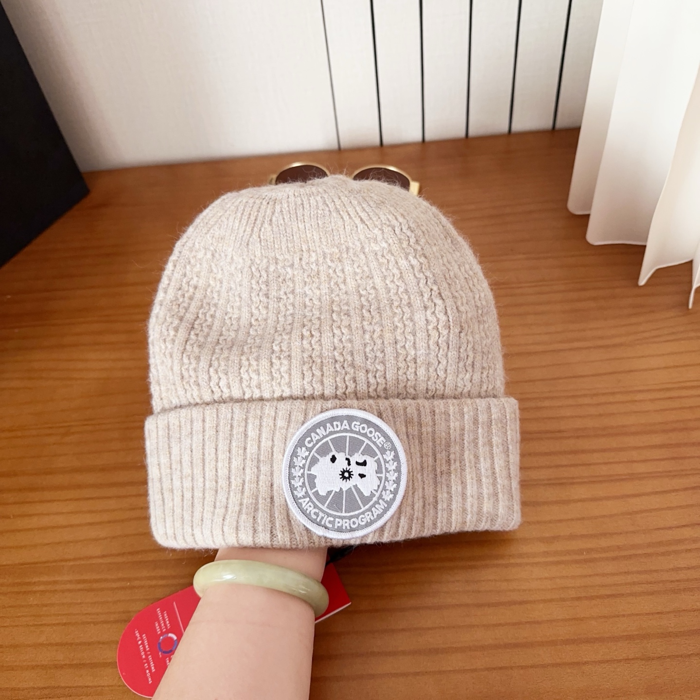CANADA GOOSE加拿大鹅冬季保暖羊绒冷帽兔羊毛材质，手感厚实，不易变形时尚百搭情侣帽，进口刺绣标