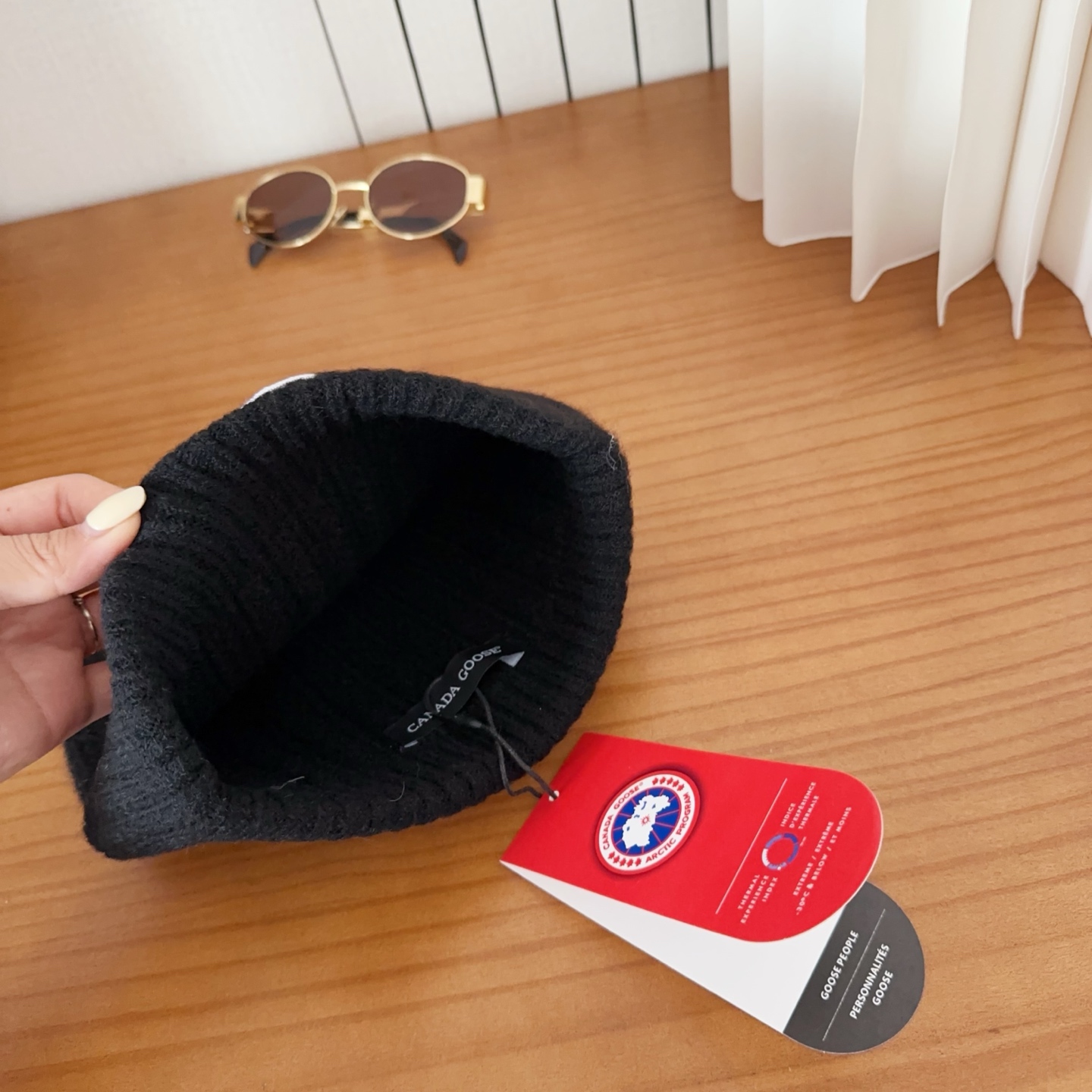 CANADA GOOSE加拿大鹅冬季保暖羊绒冷帽兔羊毛材质，手感厚实，不易变形时尚百搭情侣帽，进口刺绣标