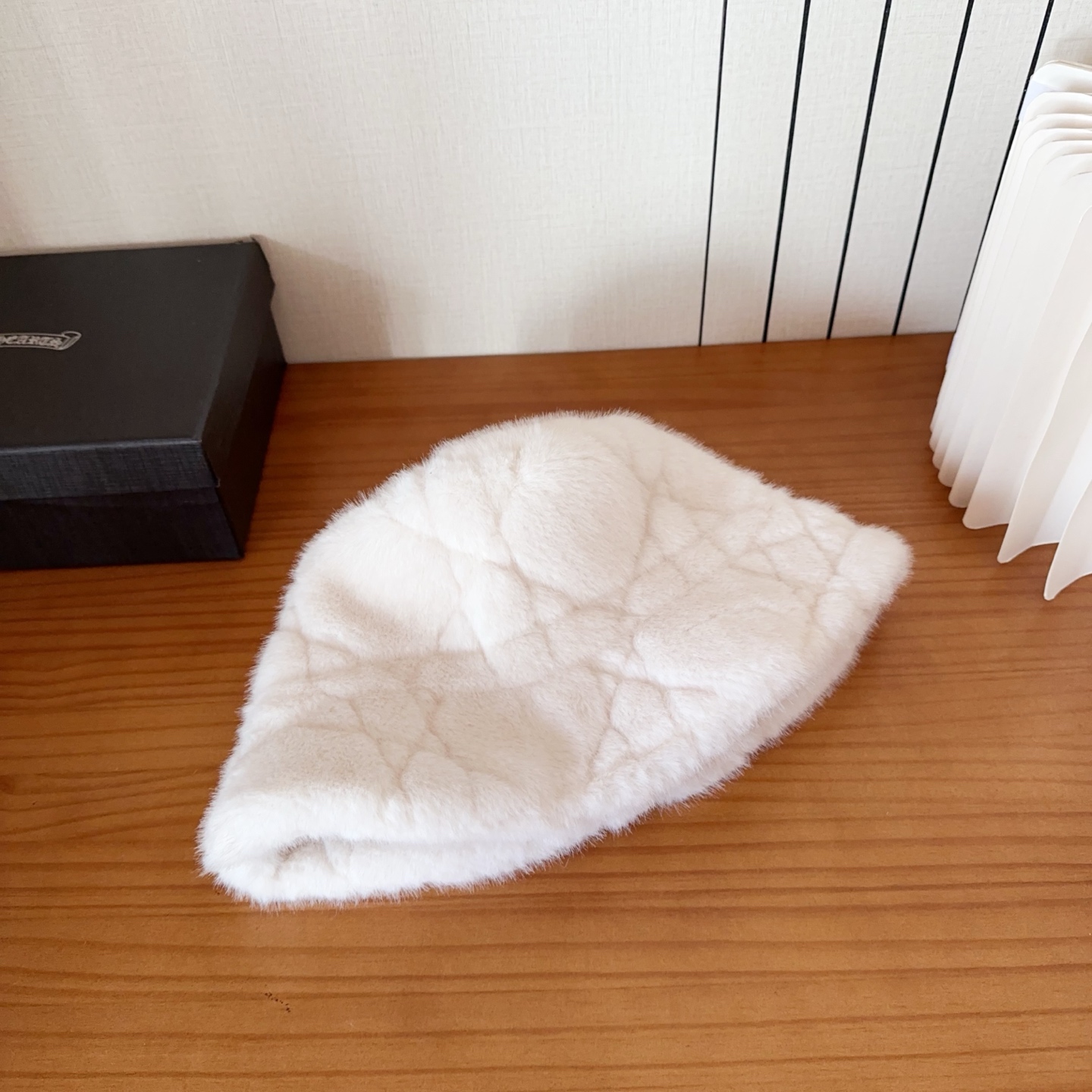 克罗心新款渔夫帽完全是超级完美的诠释了甜酷风 简直太爱了❤上头性感又帅气 双双在线！没有哪个女孩子拒绝的