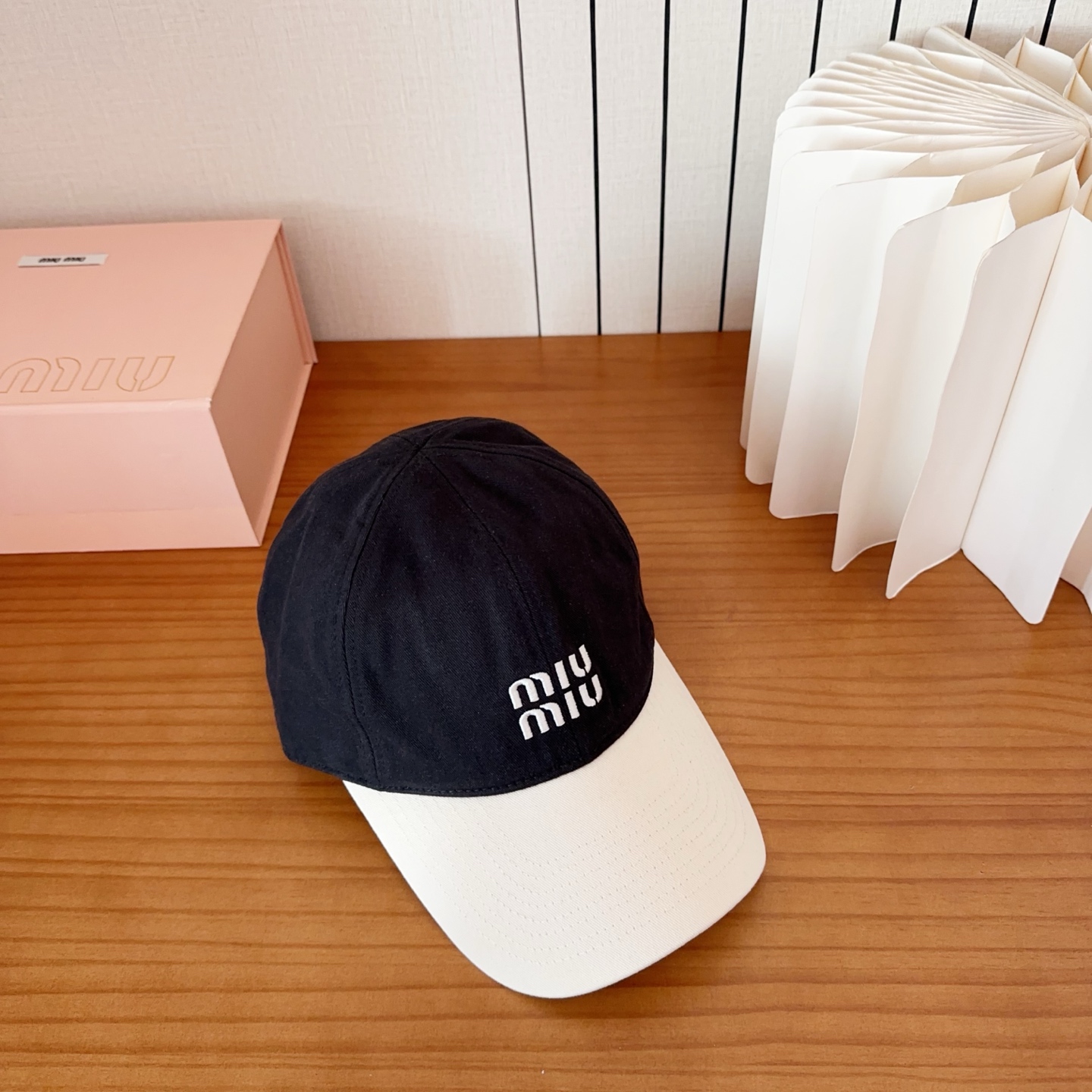 miumiu 缪缪秋冬新品棒球帽 原单正品开模订制，原版做工细致质量超赞！