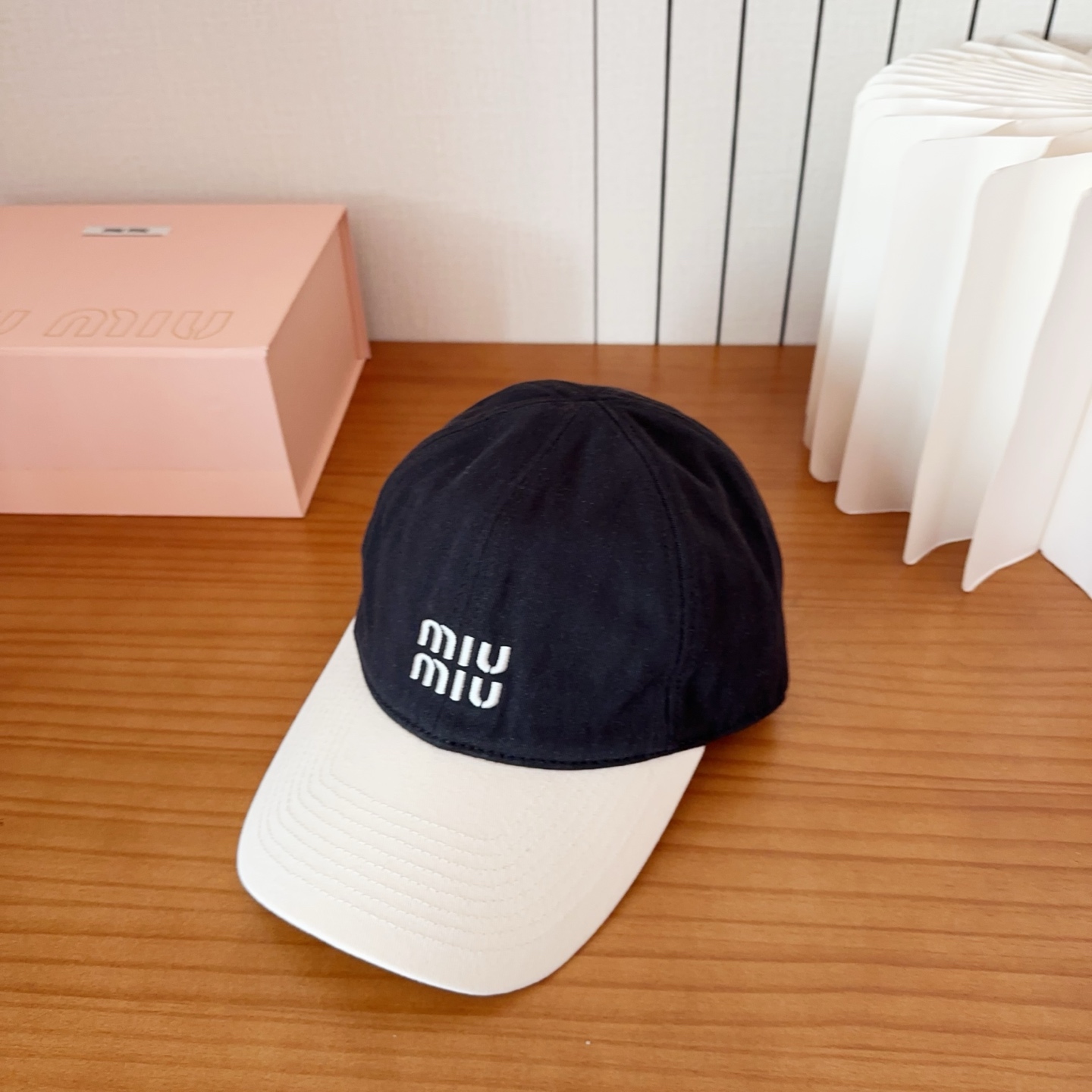 miumiu 缪缪秋冬新品棒球帽 原单正品开模订制，原版做工细致质量超赞！
