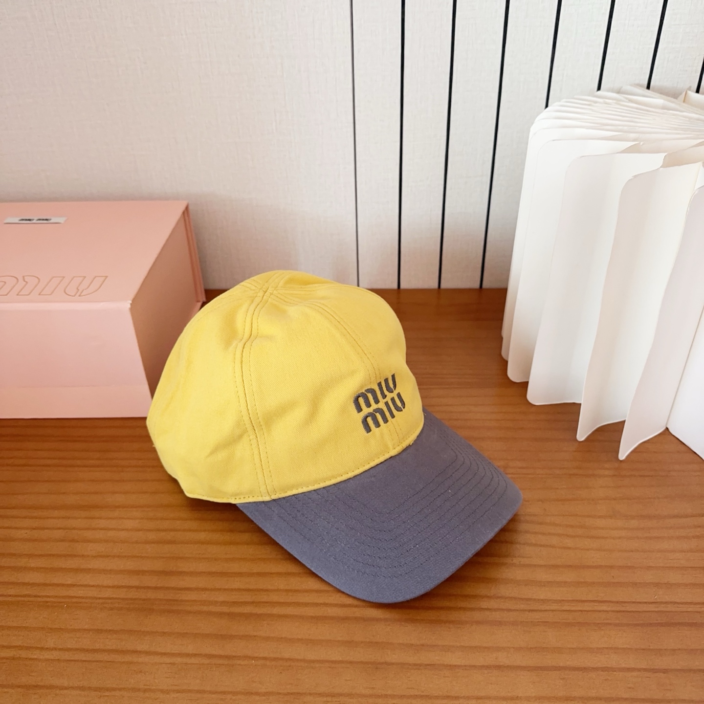 miumiu 缪缪秋冬新品棒球帽 原单正品开模订制，原版做工细致质量超赞！