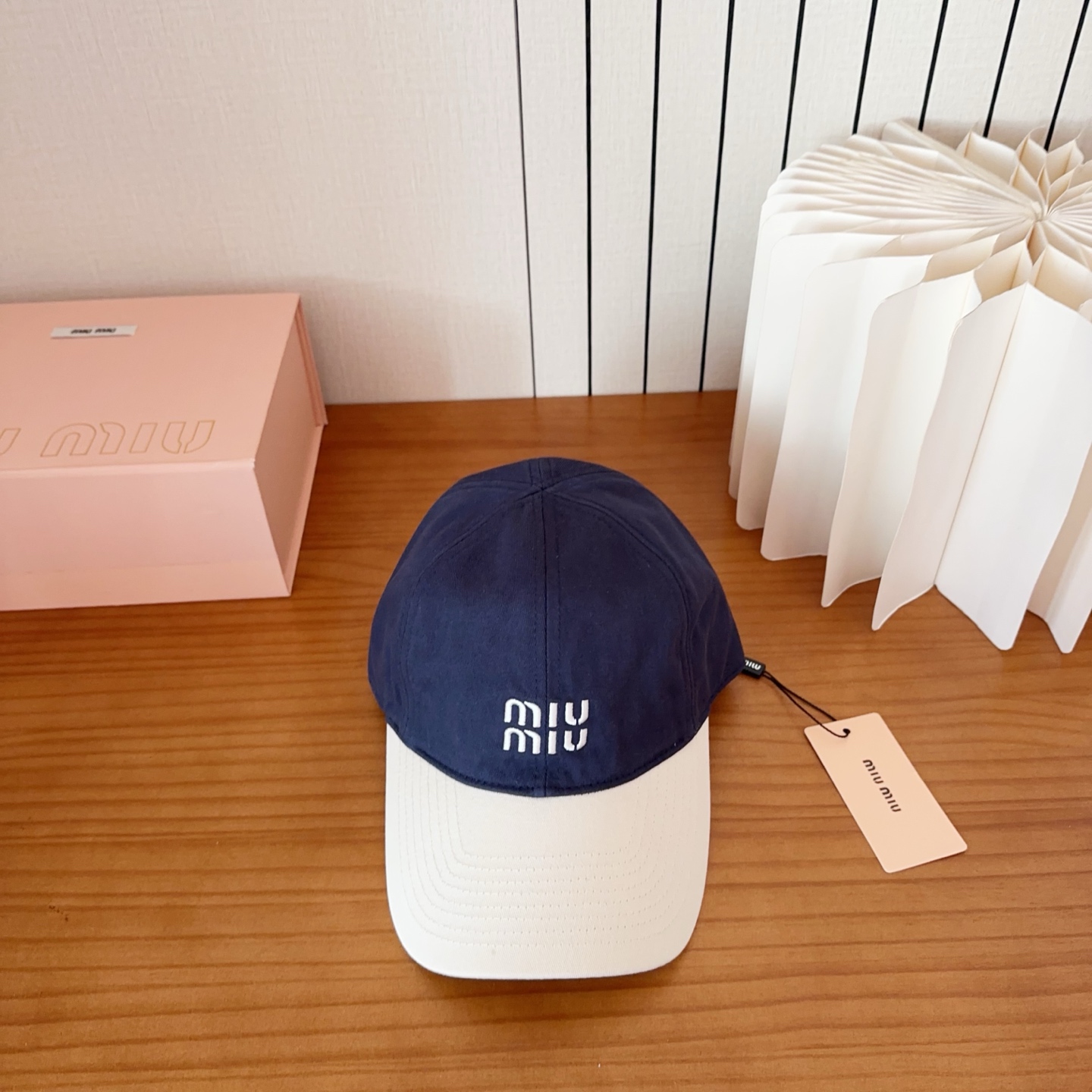 miumiu 缪缪秋冬新品棒球帽 原单正品开模订制，原版做工细致质量超赞！