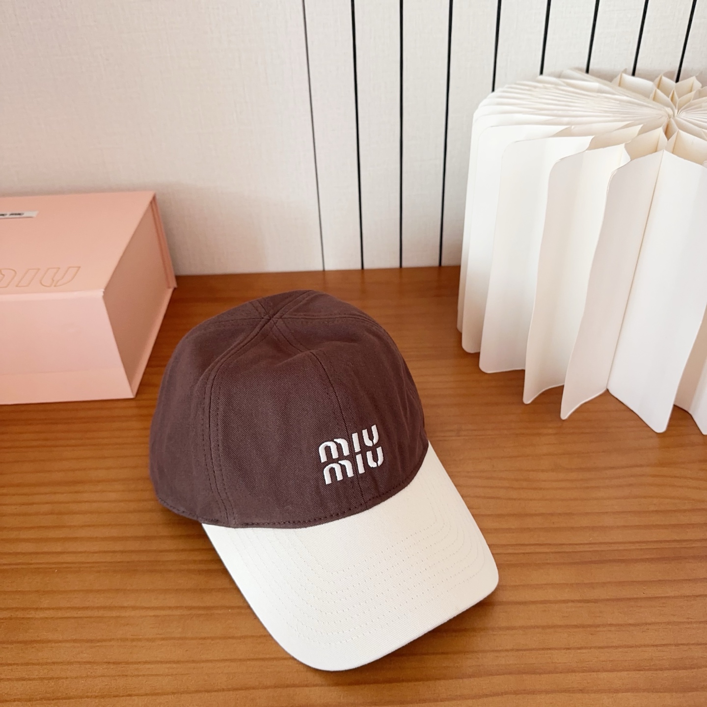 miumiu 缪缪秋冬新品棒球帽 原单正品开模订制，原版做工细致质量超赞！
