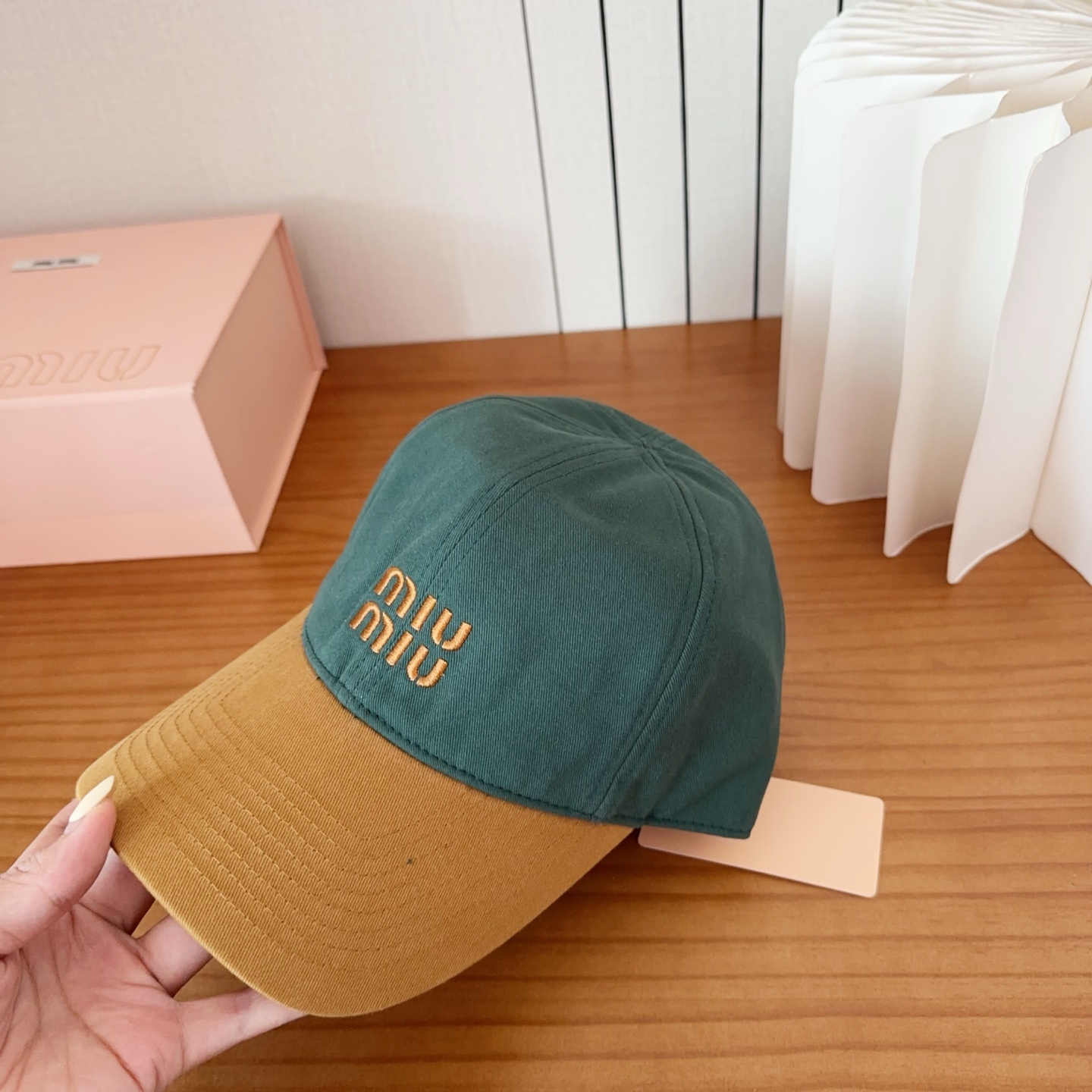 miumiu 缪缪秋冬新品棒球帽 原单正品开模订制，原版做工细致质量超赞！