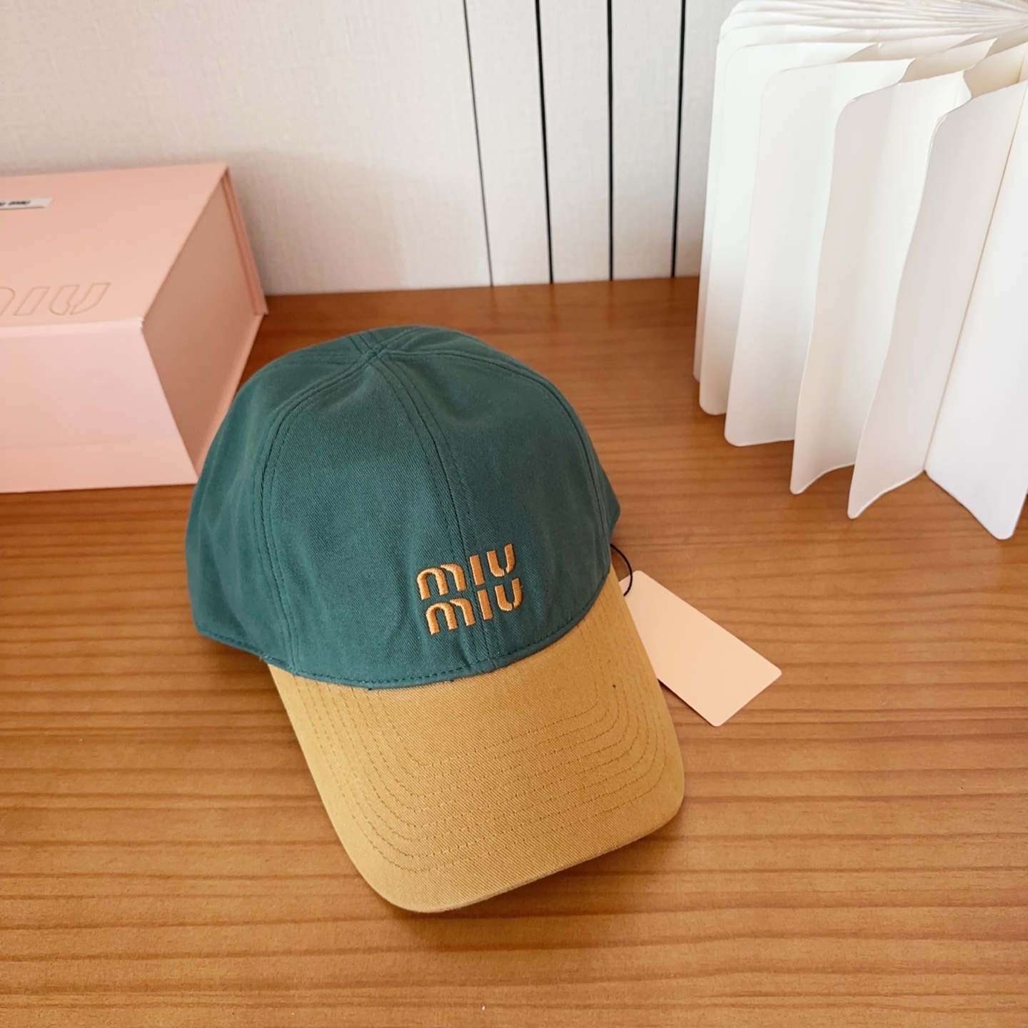 miumiu 缪缪秋冬新品棒球帽 原单正品开模订制，原版做工细致质量超赞！