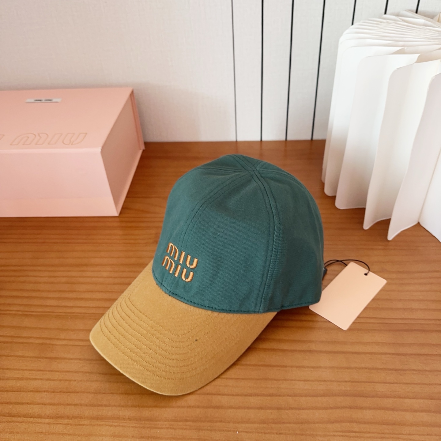 miumiu 缪缪秋冬新品棒球帽 原单正品开模订制，原版做工细致质量超赞！