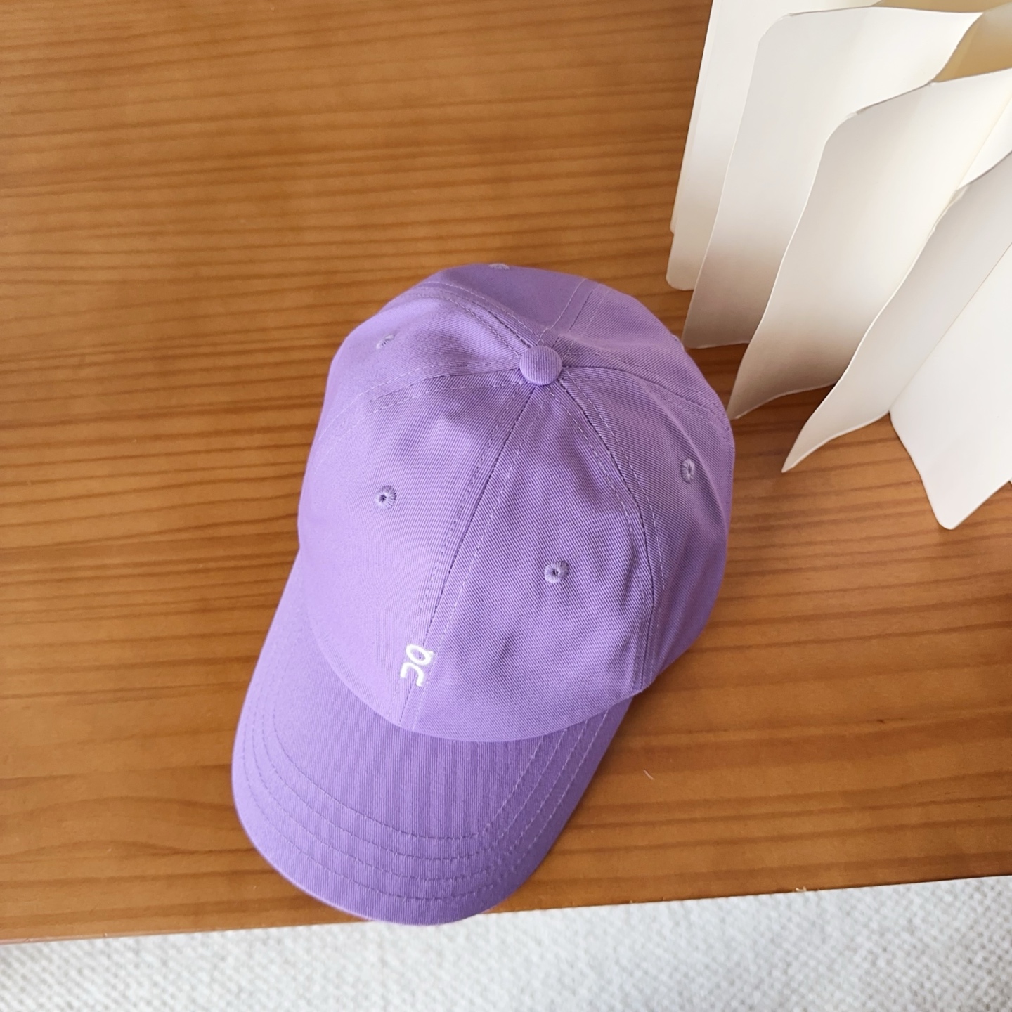 字母纯棉棒球帽，精致爱心🖤小刺绣，可爱减龄，时尚达人潮搭单品！纯棉透气，四季可佩戴！质量超赞！