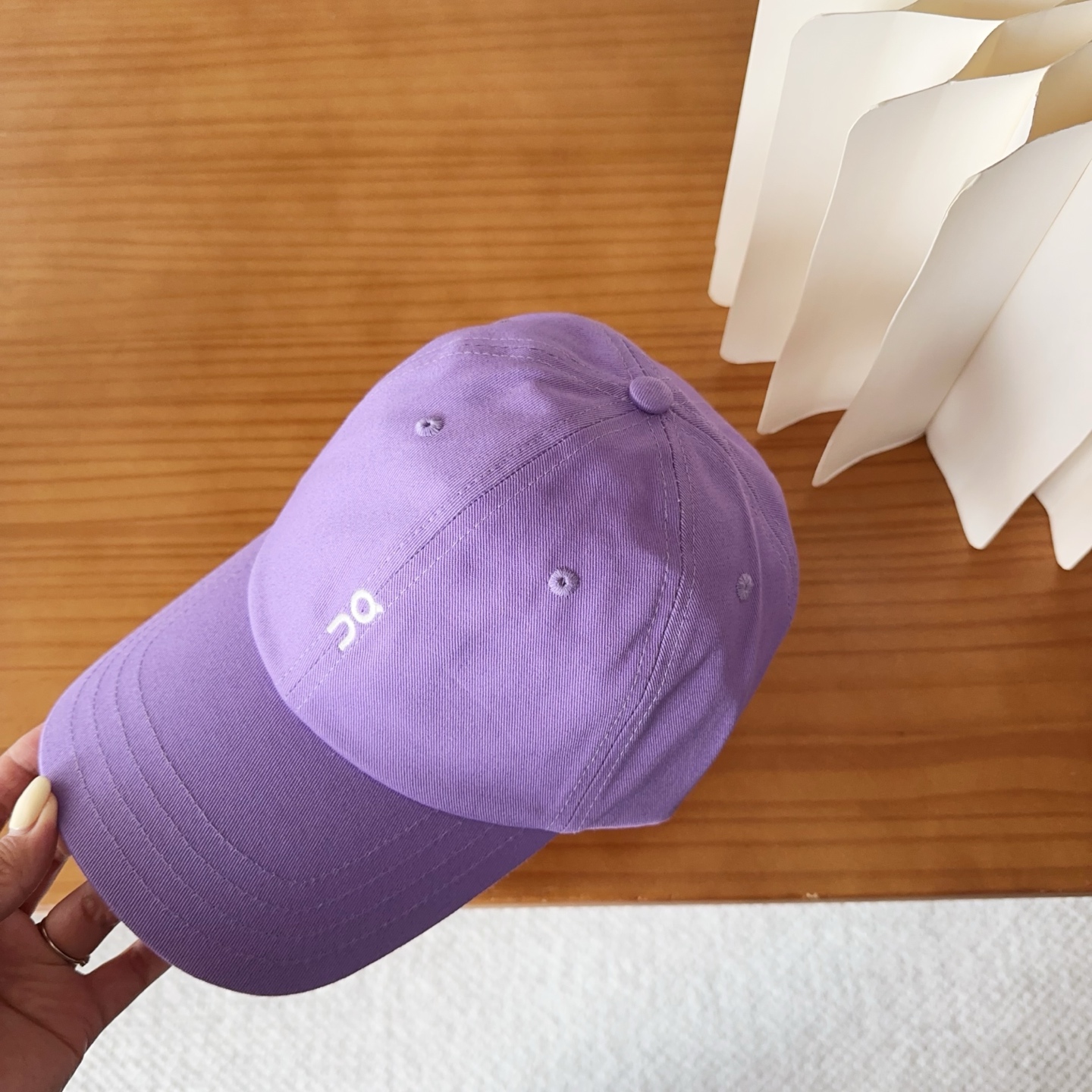 字母纯棉棒球帽，精致爱心🖤小刺绣，可爱减龄，时尚达人潮搭单品！纯棉透气，四季可佩戴！质量超赞！