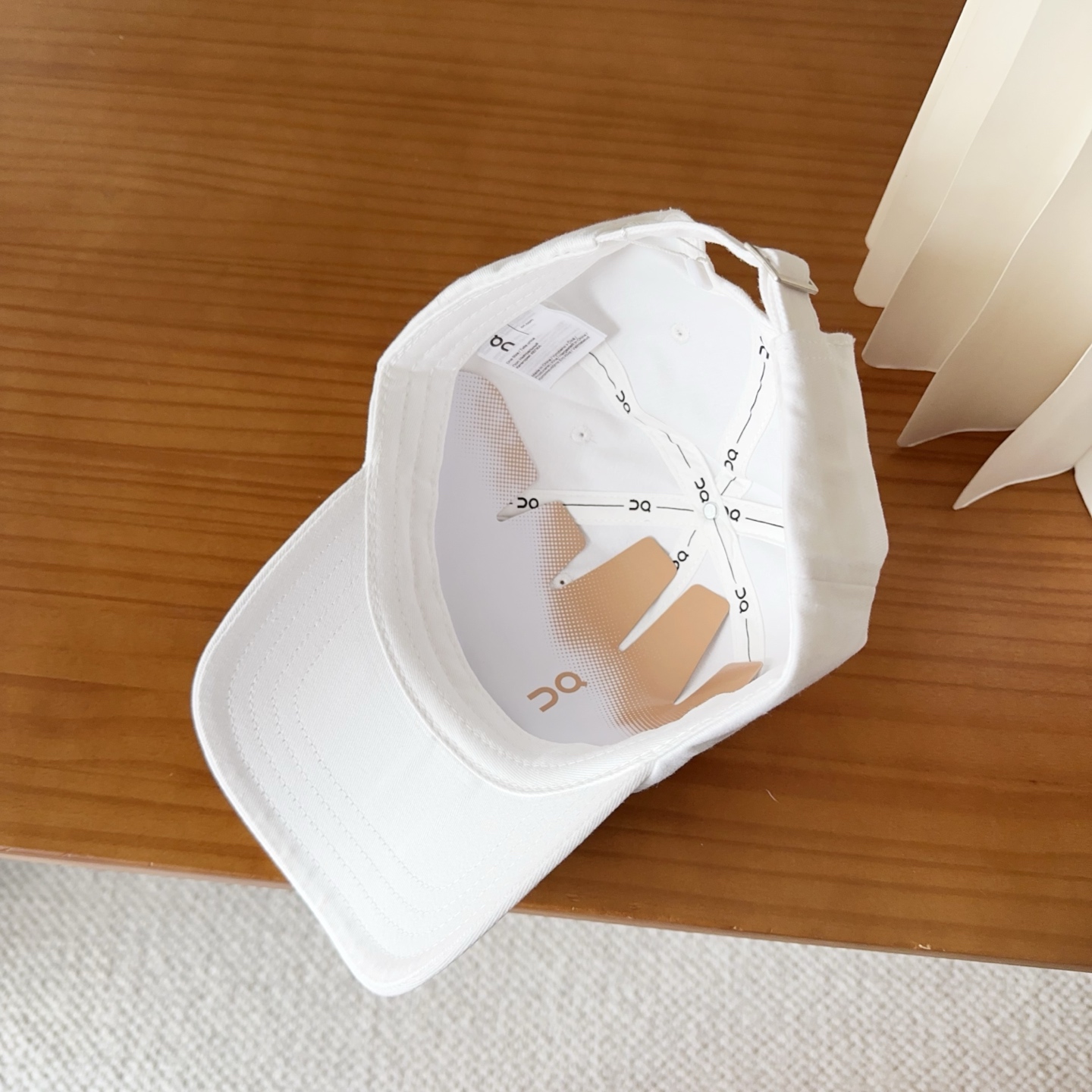 字母纯棉棒球帽，精致爱心🖤小刺绣，可爱减龄，时尚达人潮搭单品！纯棉透气，四季可佩戴！质量超赞！