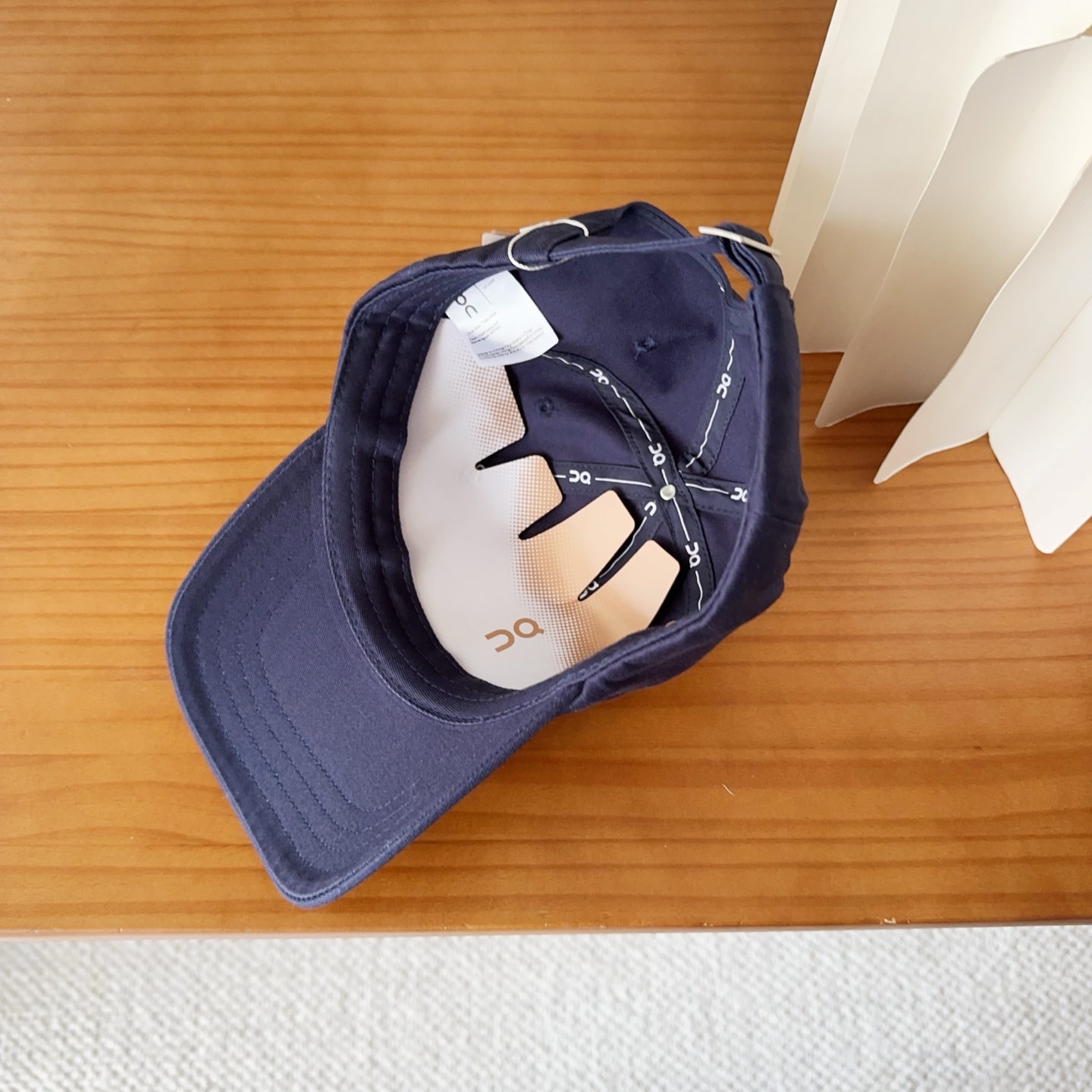 字母纯棉棒球帽，精致爱心🖤小刺绣，可爱减龄，时尚达人潮搭单品！纯棉透气，四季可佩戴！质量超赞！