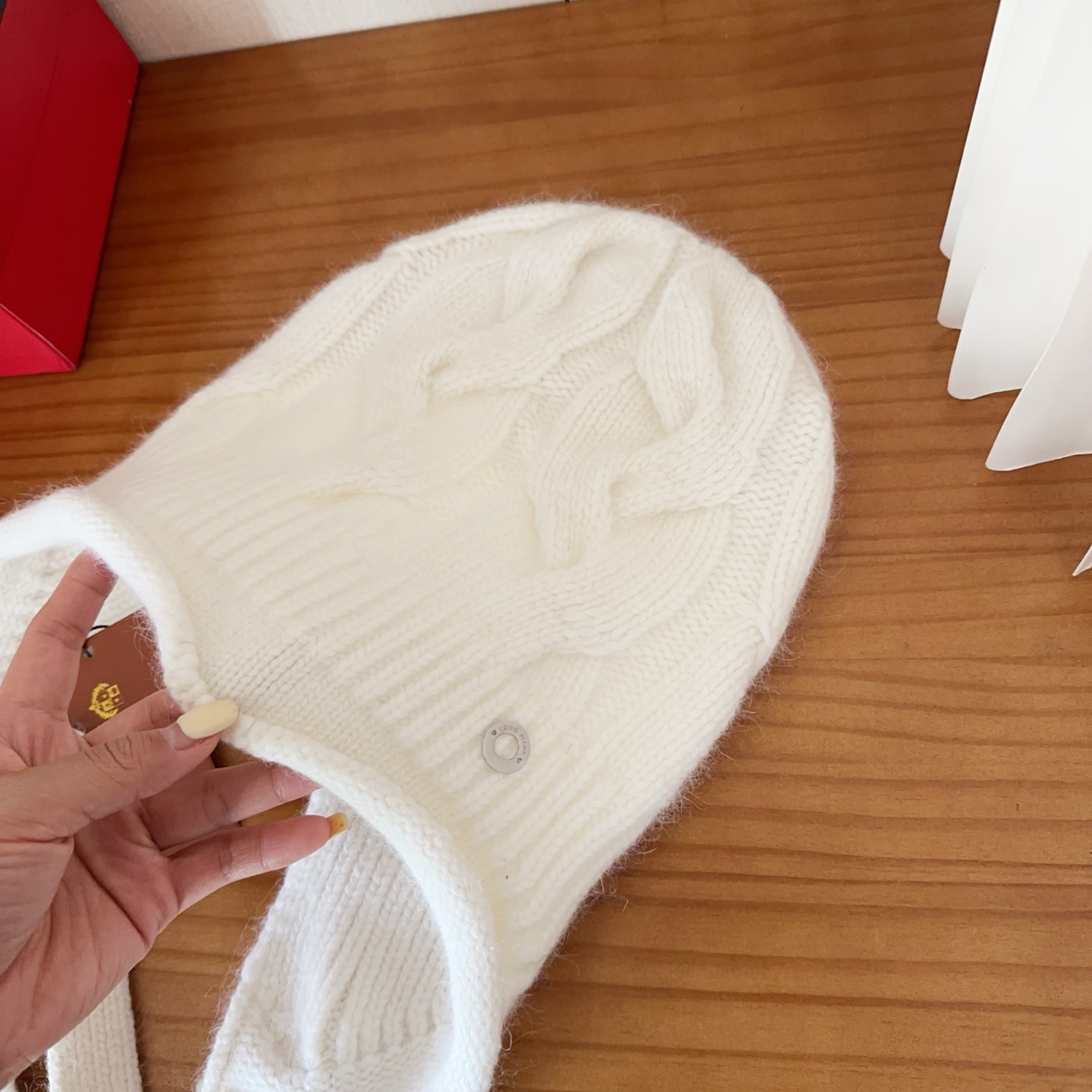 LP秋冬款翻边羊毛针织毛线帽这款必定是极简主义的最爱干净，利索，时尚百搭，绝对不挑脸型！属于时尚经典的万