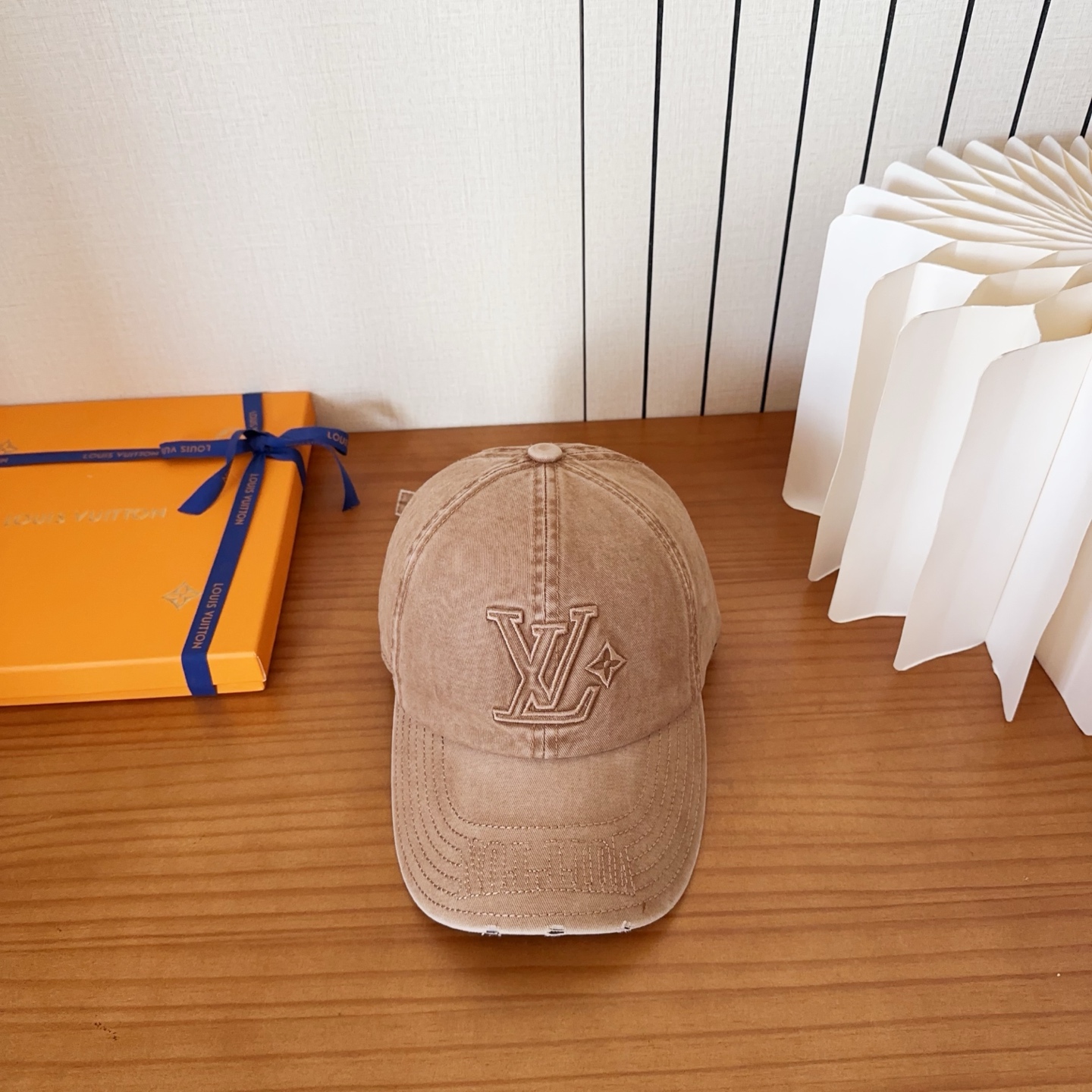 路易威登棒球帽LouisVuitton👒😍新款LV棒球帽，重工打造♥完美刺绣，高端大气，百搭款🤗男女通用