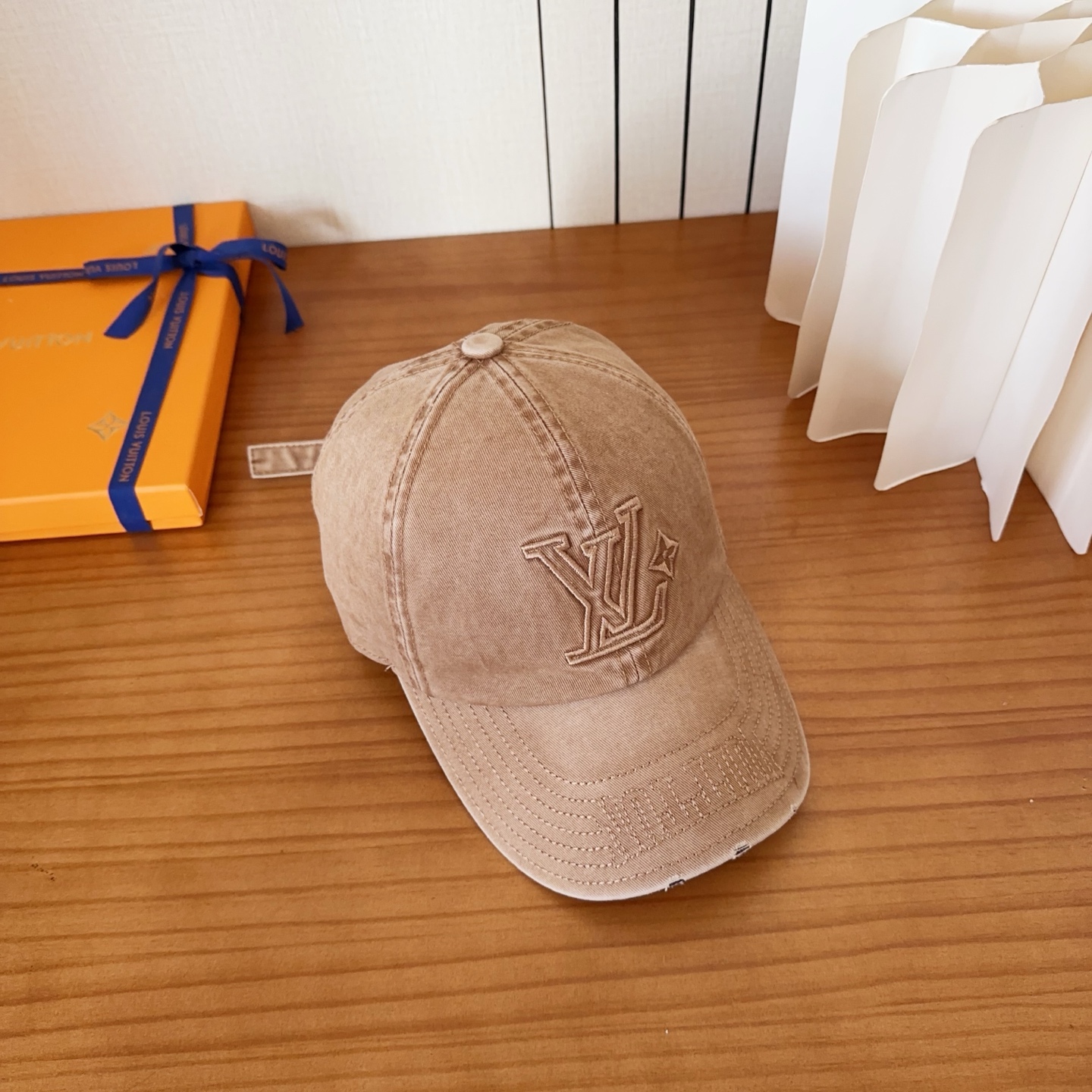 路易威登棒球帽LouisVuitton👒😍新款LV棒球帽，重工打造♥完美刺绣，高端大气，百搭款🤗男女通用