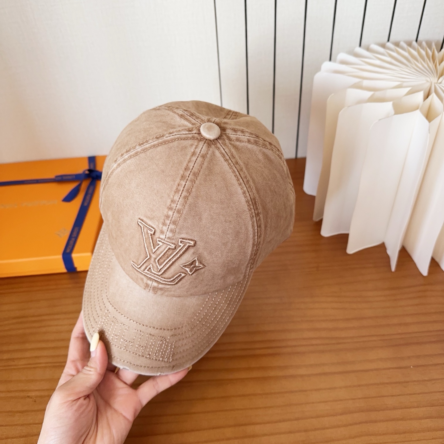 路易威登棒球帽LouisVuitton👒😍新款LV棒球帽，重工打造♥完美刺绣，高端大气，百搭款🤗男女通用