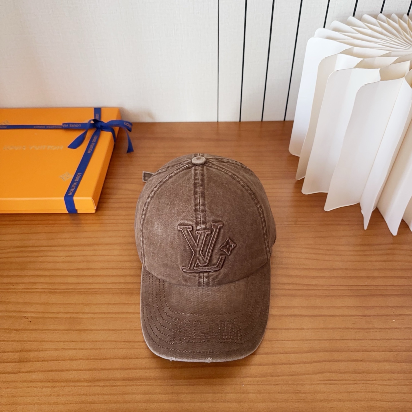 路易威登棒球帽LouisVuitton👒😍新款LV棒球帽，重工打造♥完美刺绣，高端大气，百搭款🤗男女通用