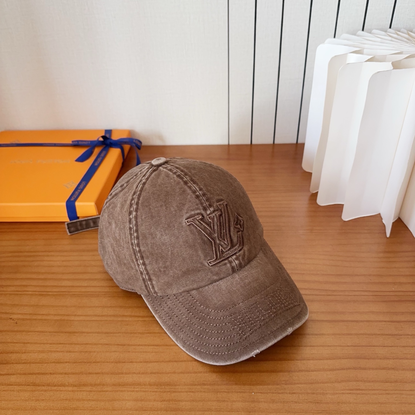 路易威登棒球帽LouisVuitton👒😍新款LV棒球帽，重工打造♥完美刺绣，高端大气，百搭款🤗男女通用