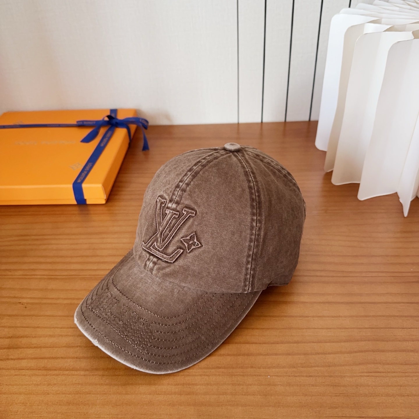 路易威登棒球帽LouisVuitton👒😍新款LV棒球帽，重工打造♥完美刺绣，高端大气，百搭款🤗男女通用