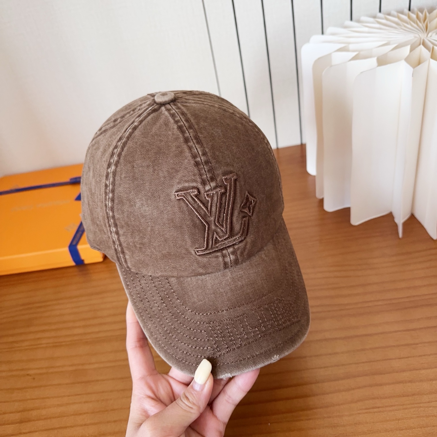 路易威登棒球帽LouisVuitton👒😍新款LV棒球帽，重工打造♥完美刺绣，高端大气，百搭款🤗男女通用