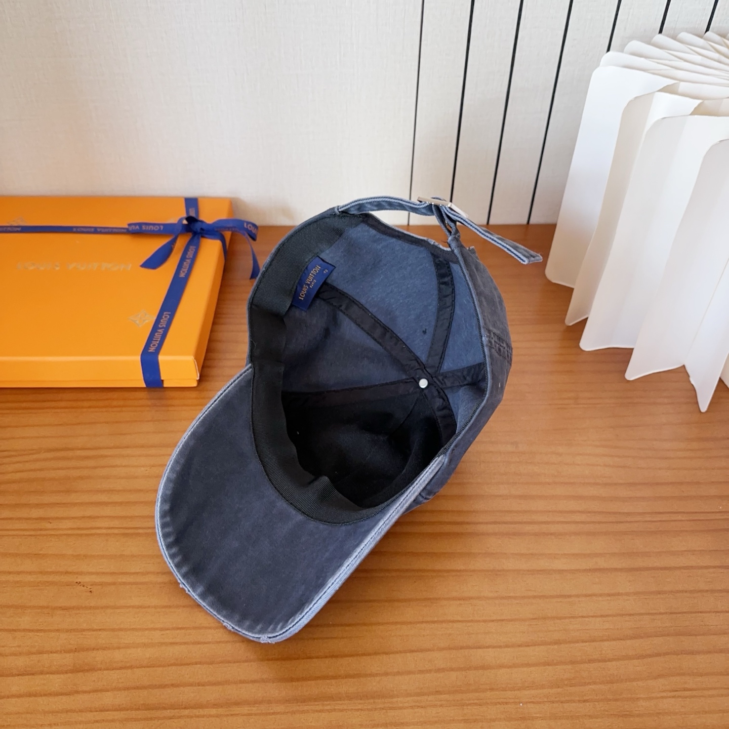 路易威登棒球帽LouisVuitton👒😍新款LV棒球帽，重工打造♥完美刺绣，高端大气，百搭款🤗男女通用