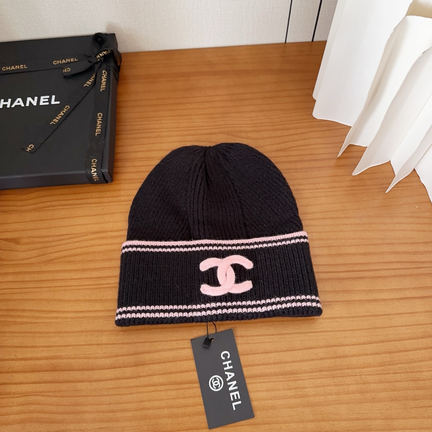 NO:617655,Chanel official website released, CHANEL small popular style knitted hat!  Xiaohongshu new product release, great, high-elastic fabric, classic colors, same style for men and women. Hats, fisherman hats, baseball caps, knitted hats, hats, chanel, chanel, espadrilles, hats19860909香奈儿官网发布,CHANEL 小香爆款针织帽！小红书新品发布,太了,高弹面料 经典色系,男女同款哦帽子渔夫帽棒球帽针织帽,帽子,chanel,chanel,espadrilles,hats,hat