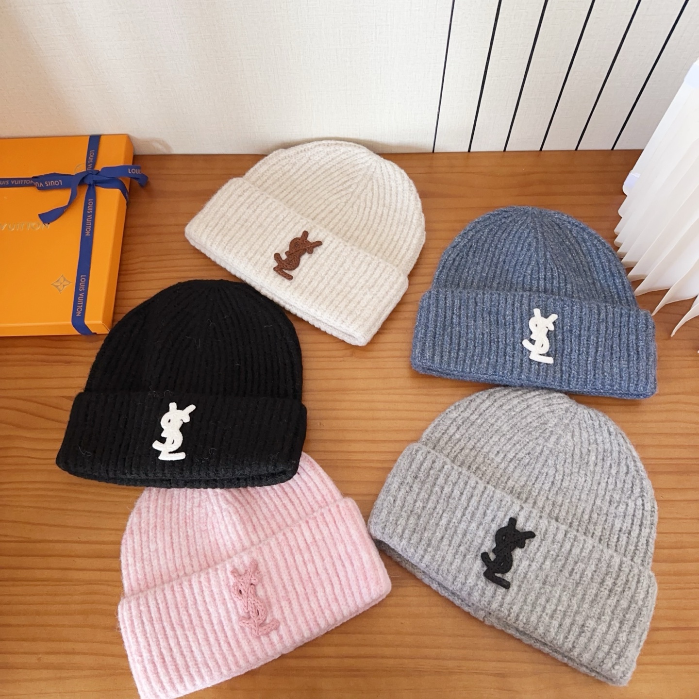 ysl 圣罗兰 2025秋冬新款毛线帽，男女款针织帽，