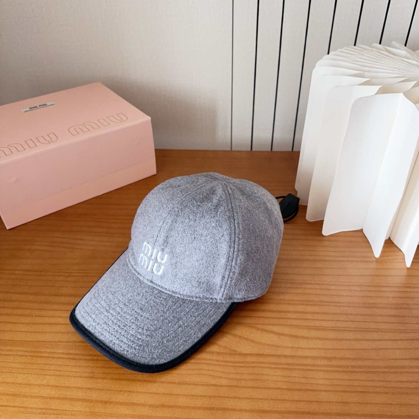 【Miumiu缪缪】新款刺绣羊绒棒球帽🧢大牌款超好搭配，赶紧入手！