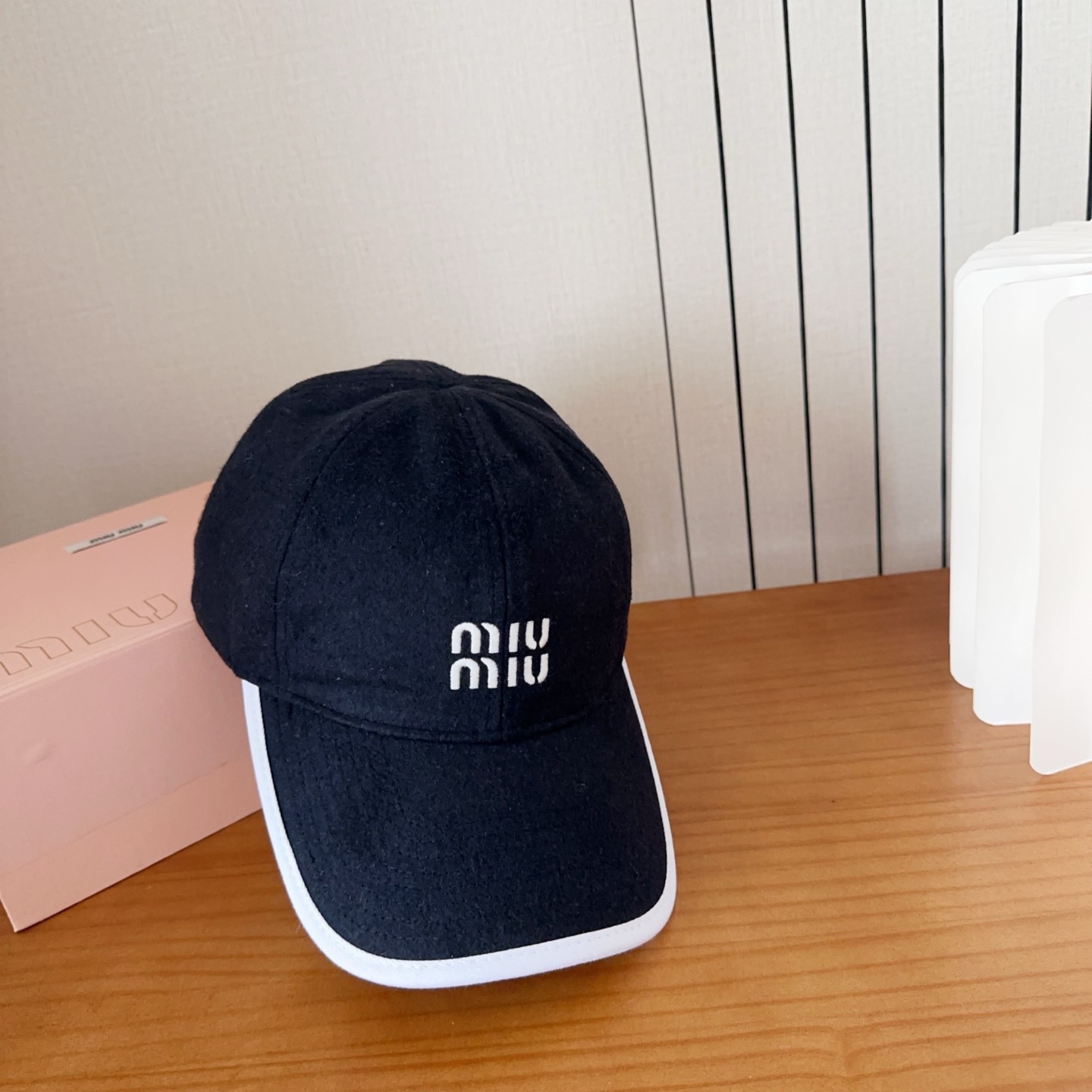 【Miumiu缪缪】新款刺绣羊绒棒球帽🧢大牌款超好搭配，赶紧入手！
