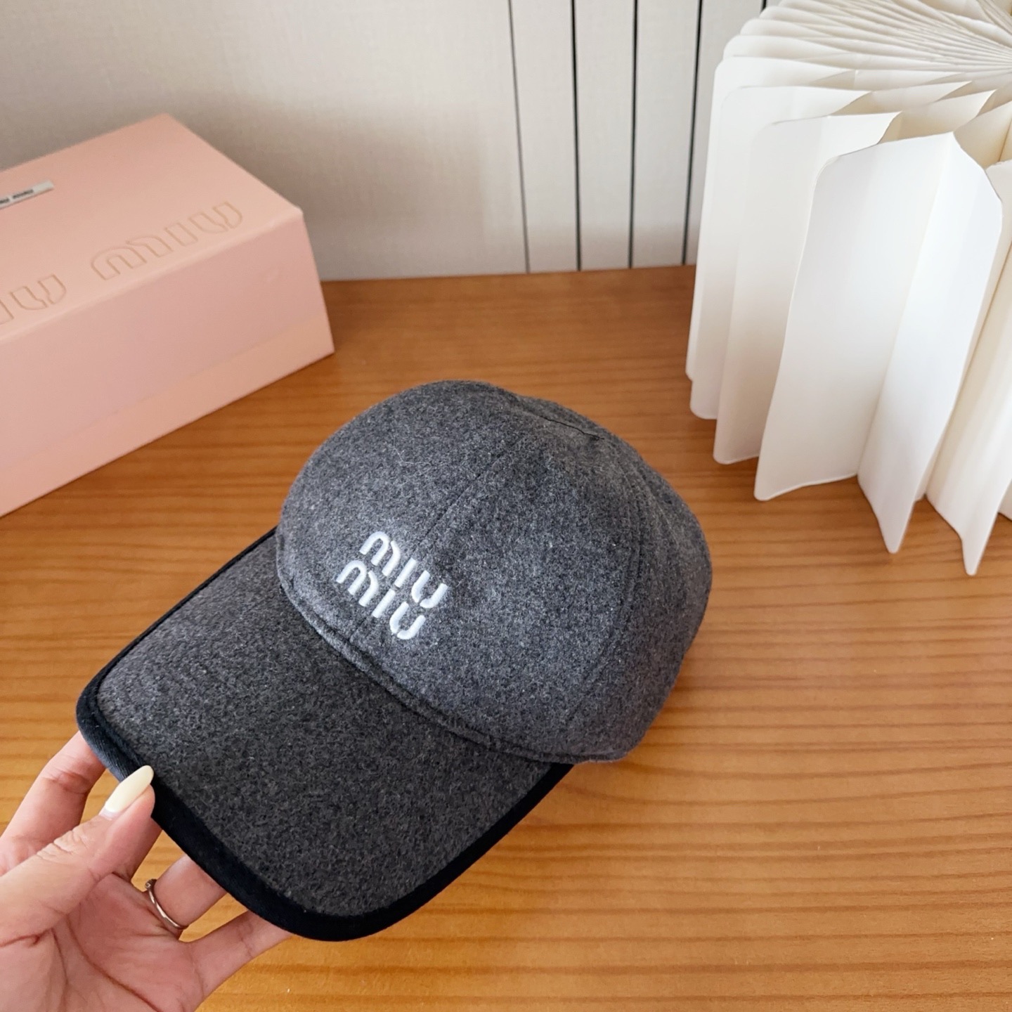 【Miumiu缪缪】新款刺绣羊绒棒球帽🧢大牌款超好搭配，赶紧入手！