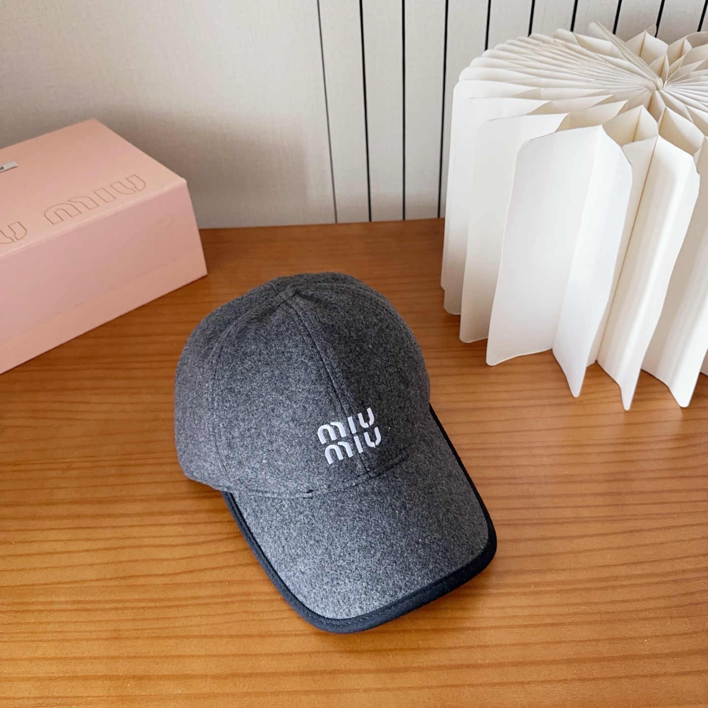 【Miumiu缪缪】新款刺绣羊绒棒球帽🧢大牌款超好搭配，赶紧入手！