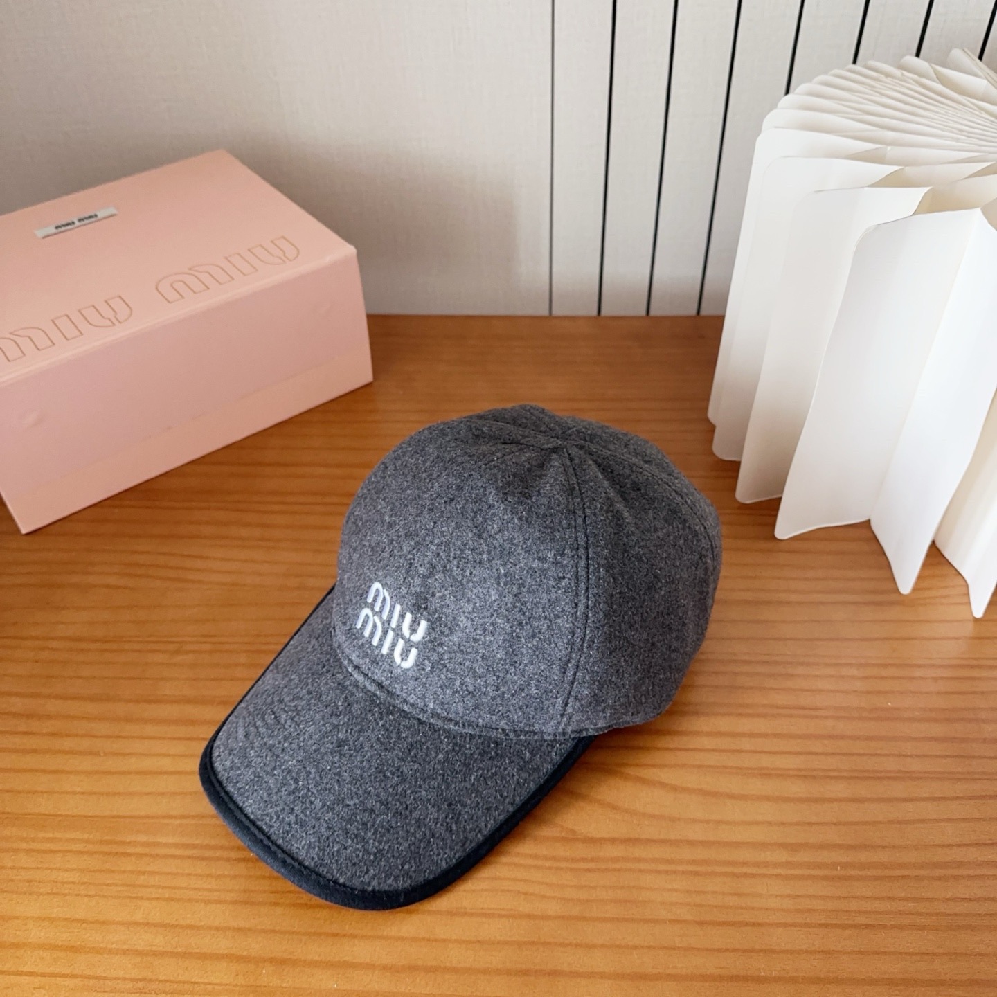 【Miumiu缪缪】新款刺绣羊绒棒球帽🧢大牌款超好搭配，赶紧入手！