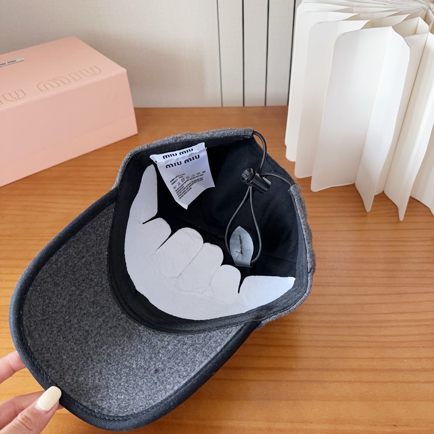 【Miumiu缪缪】新款刺绣羊绒棒球帽🧢大牌款超好搭配，赶紧入手！